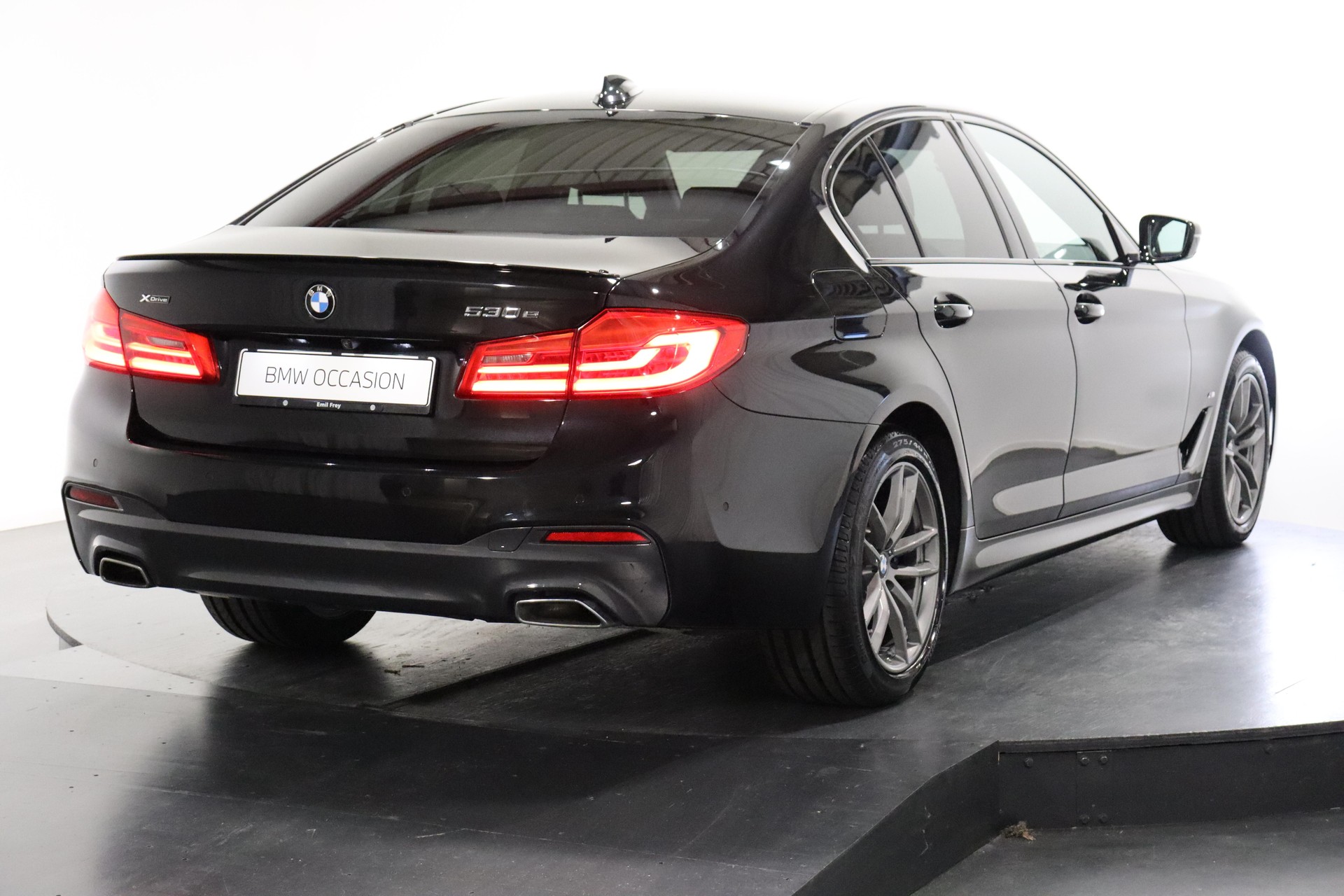BMW 530e xDrive paddles-image-3