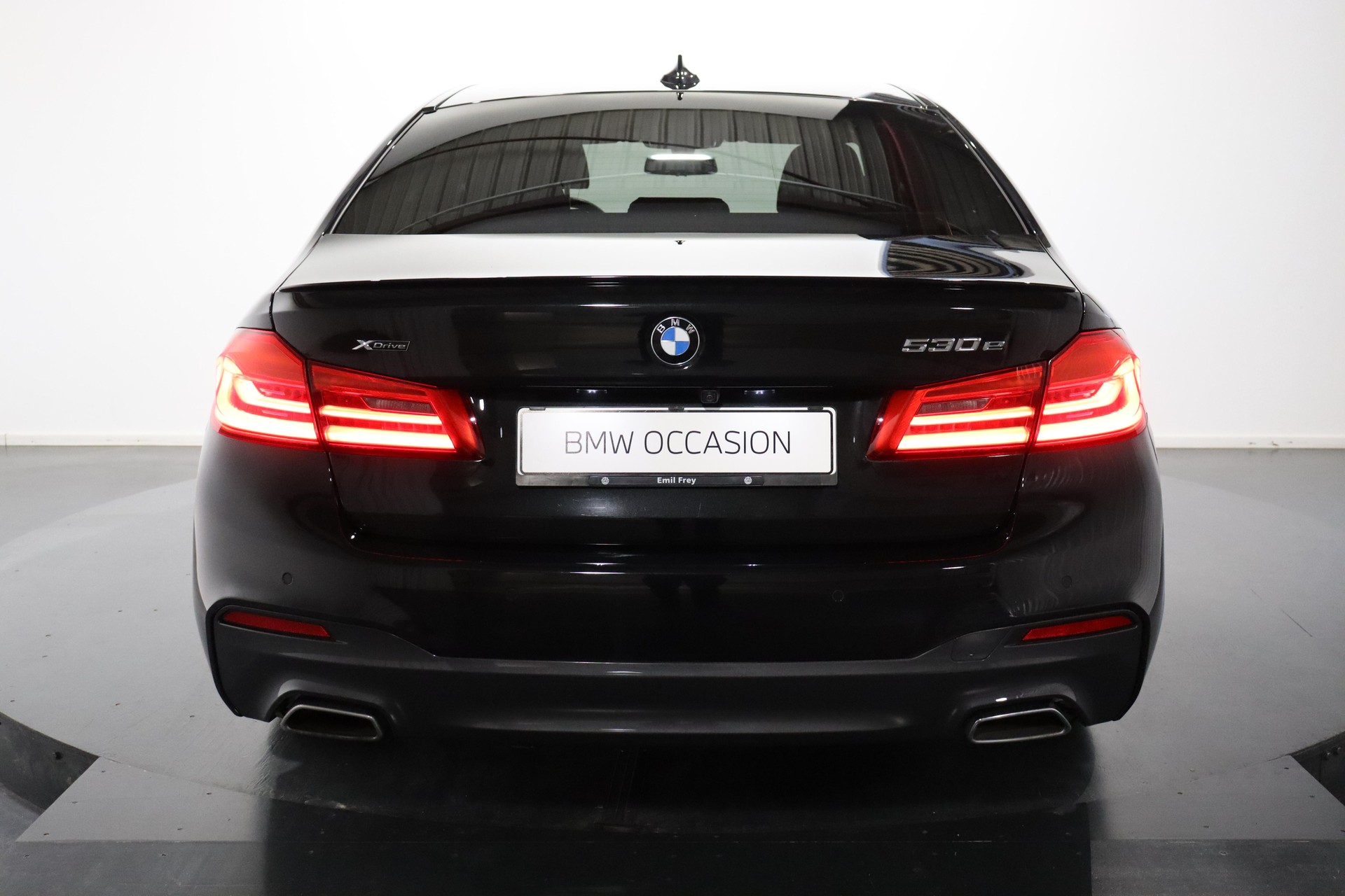 BMW 530e xDrive paddles-image-4