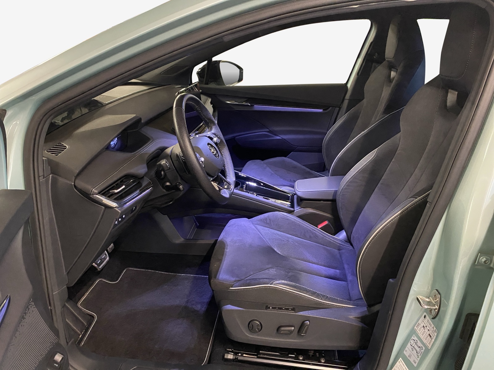 SKODA Enyaq iV 80 SportLine-image-8