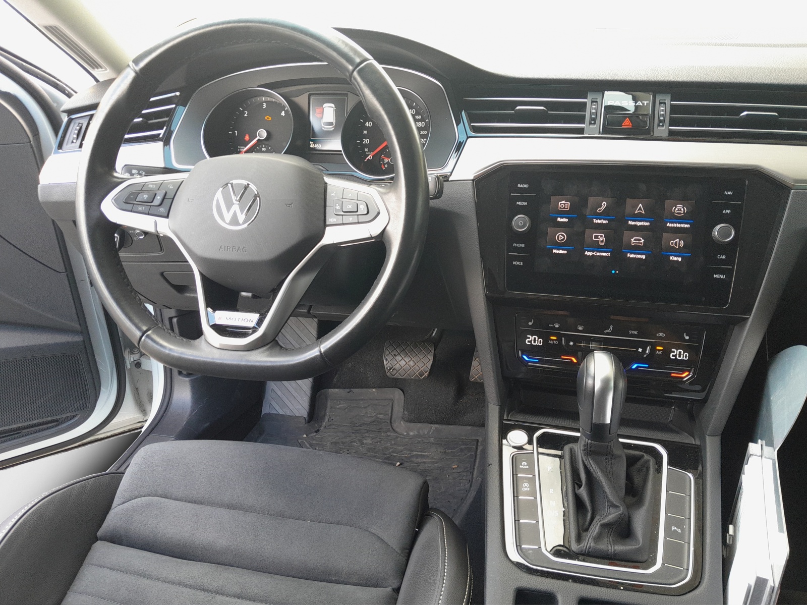 VW Passat 2.0 TDI BMT Elegance 4Motion DSG-image-6