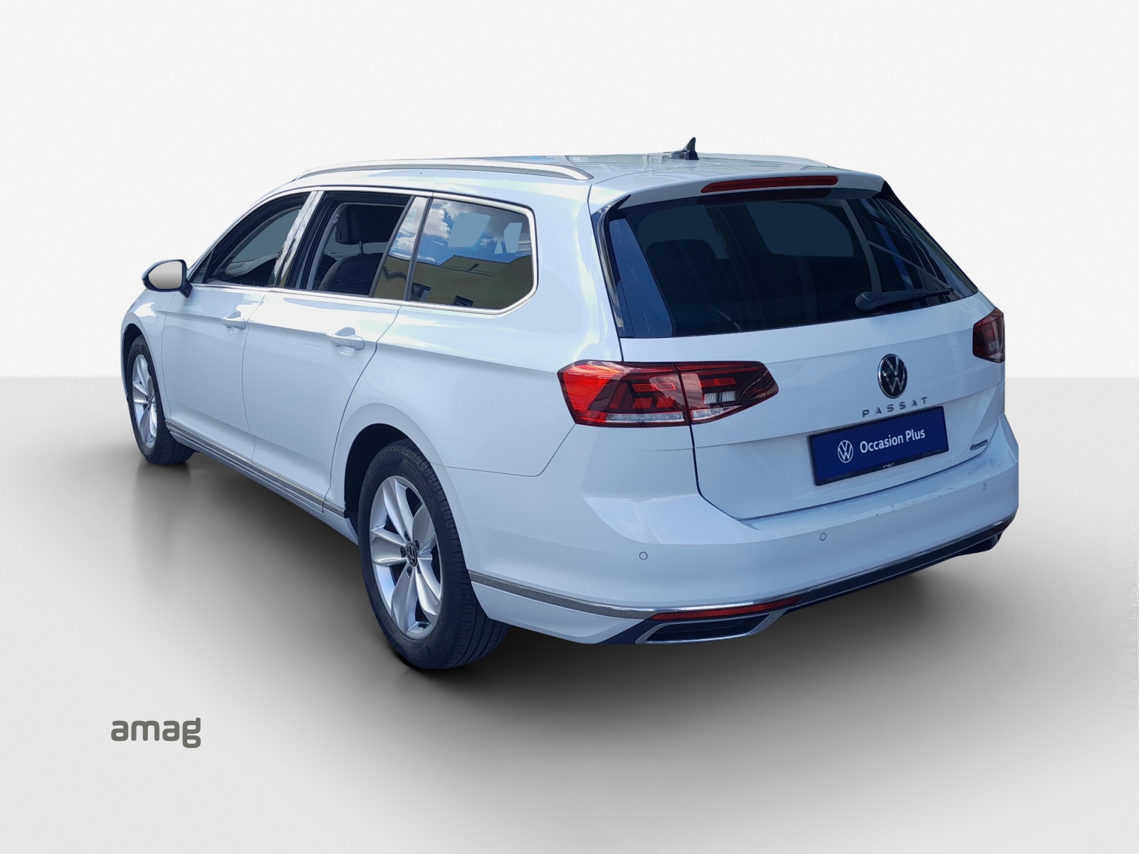 VW Passat 2.0 TDI BMT Elegance 4Motion DSG-image-2