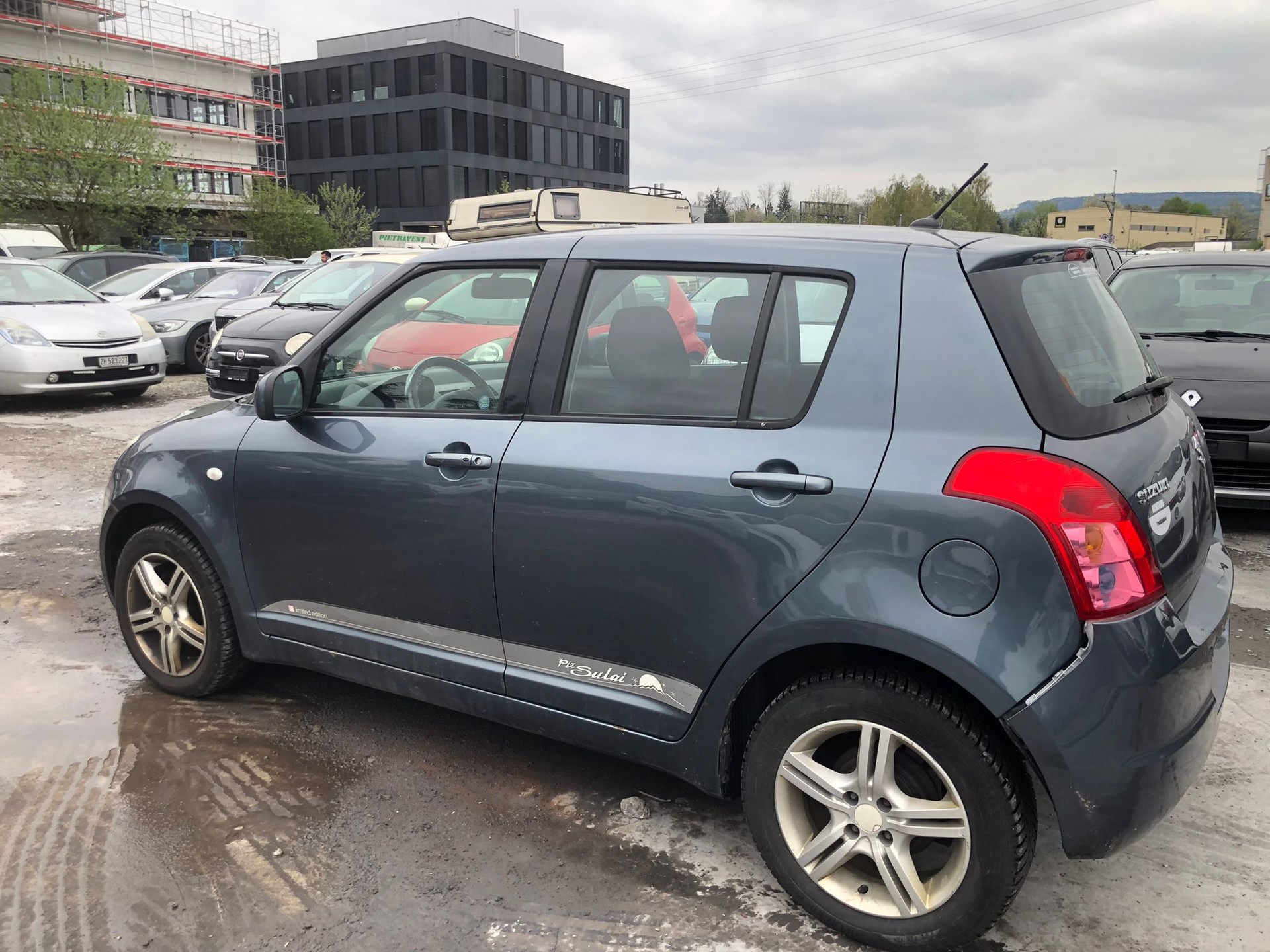 SUZUKI Swift 1.3i 16V GL Top Piz Sulai LE 4x4-image-6