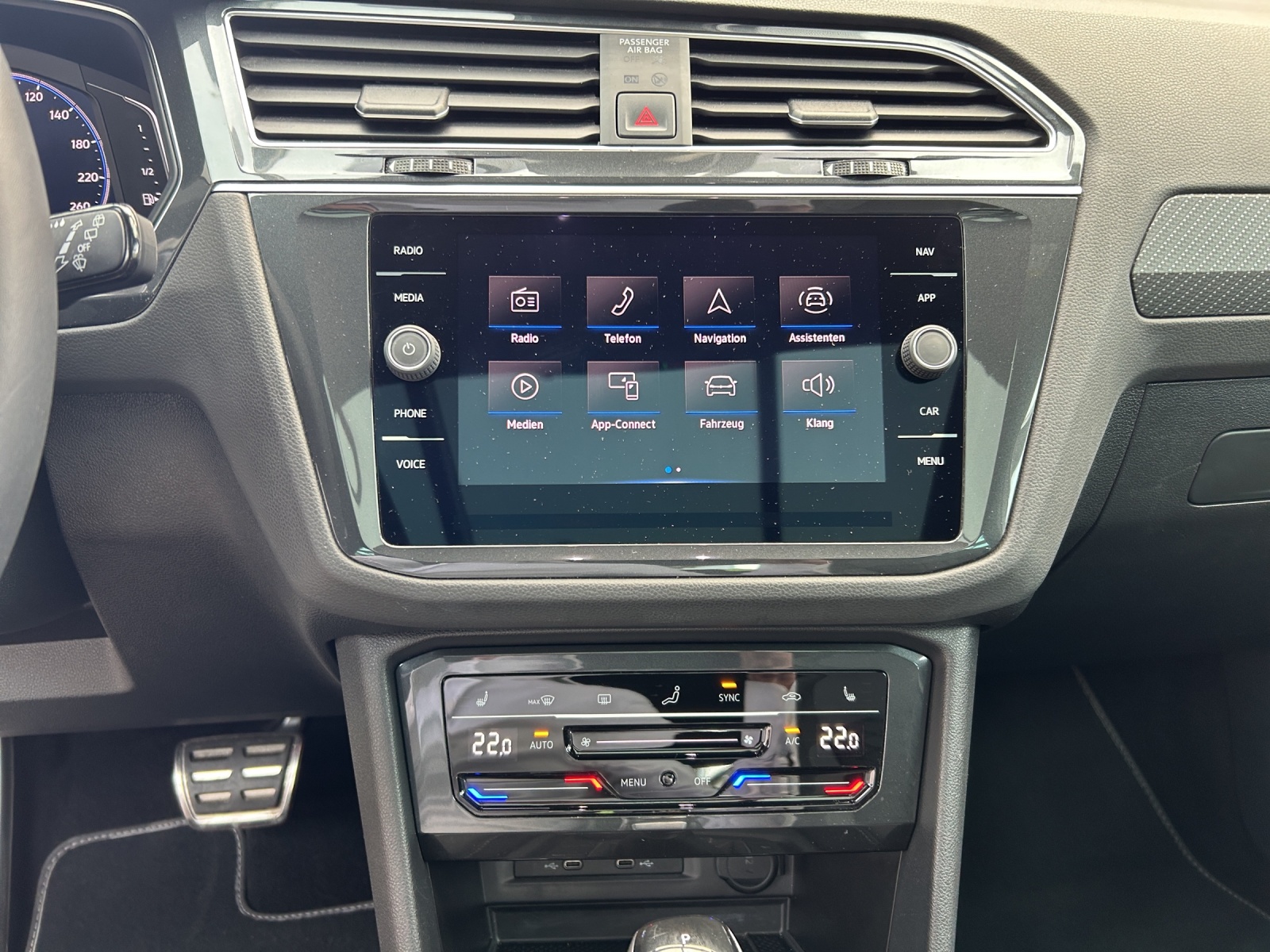 VW Tiguan 2.0TSI R-Line 4Motion DSG-image-9
