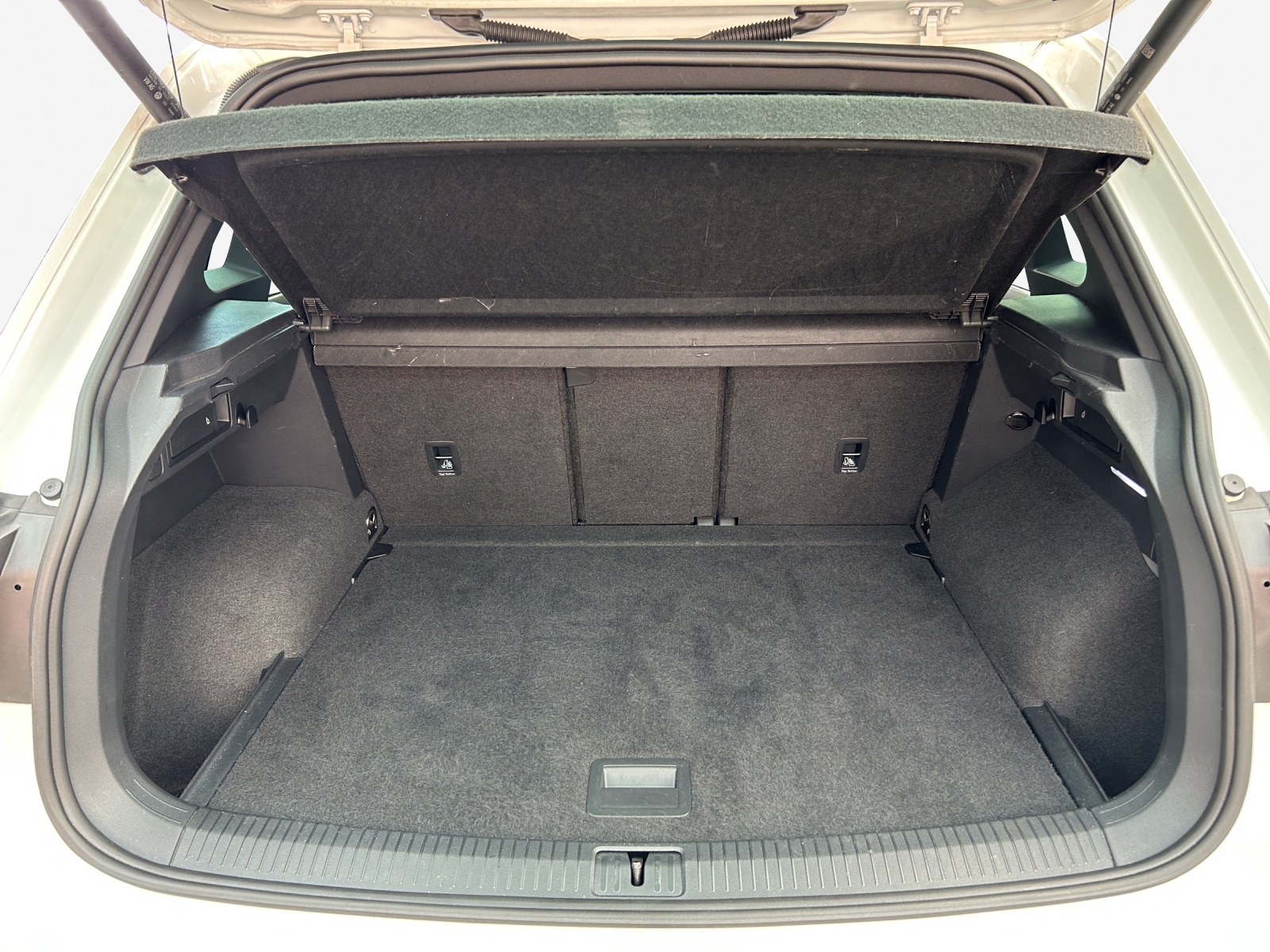VW Tiguan 2.0TSI R-Line 4Motion DSG-image-11
