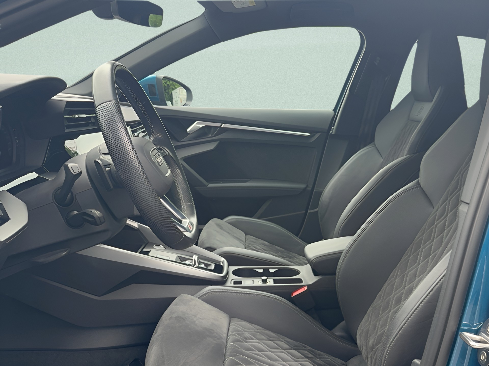 AUDI A3 Sportback 35 TFSI S line S-tronic-image-9