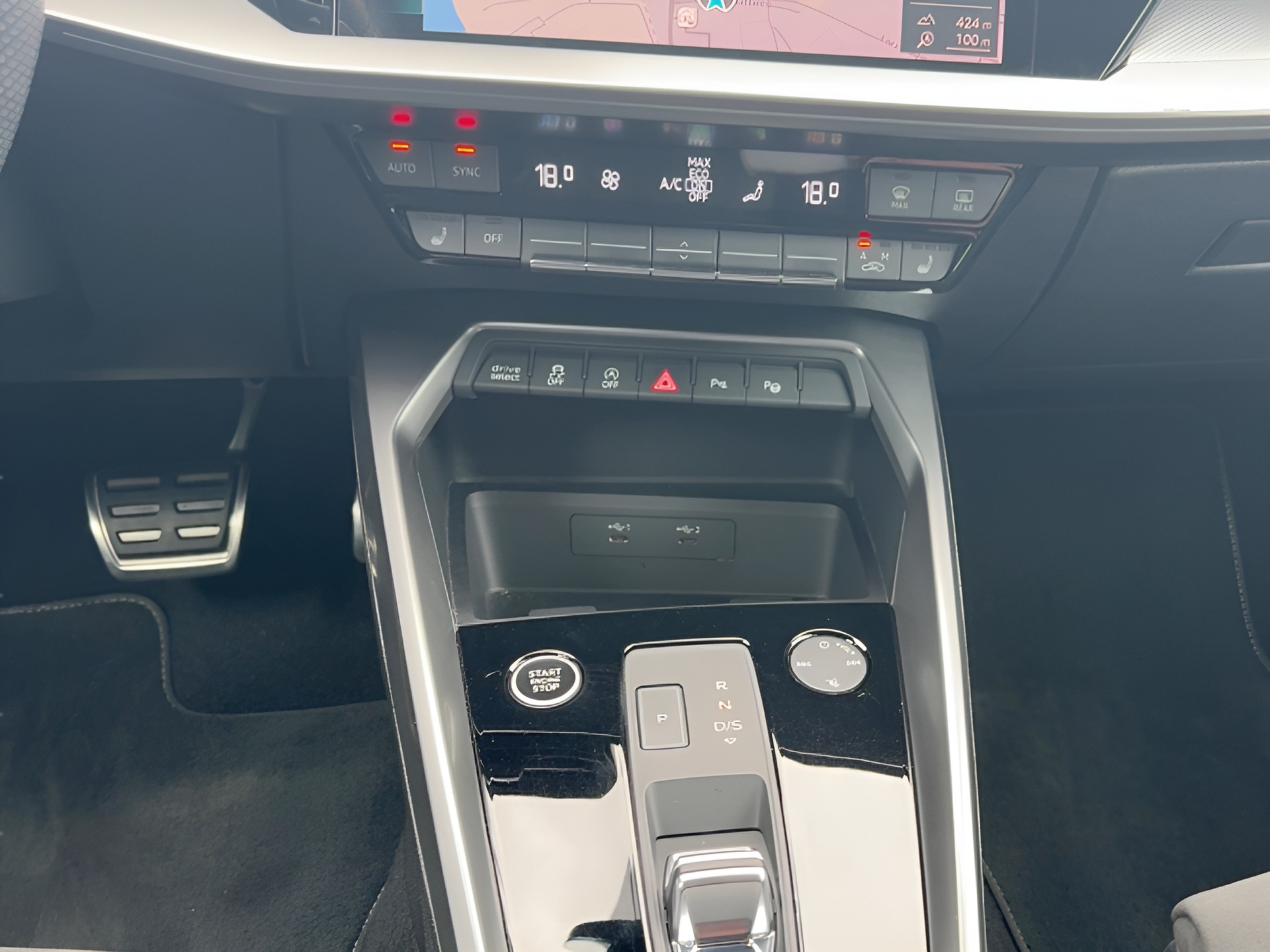 AUDI A3 Sportback 35 TFSI S line S-tronic-image-13