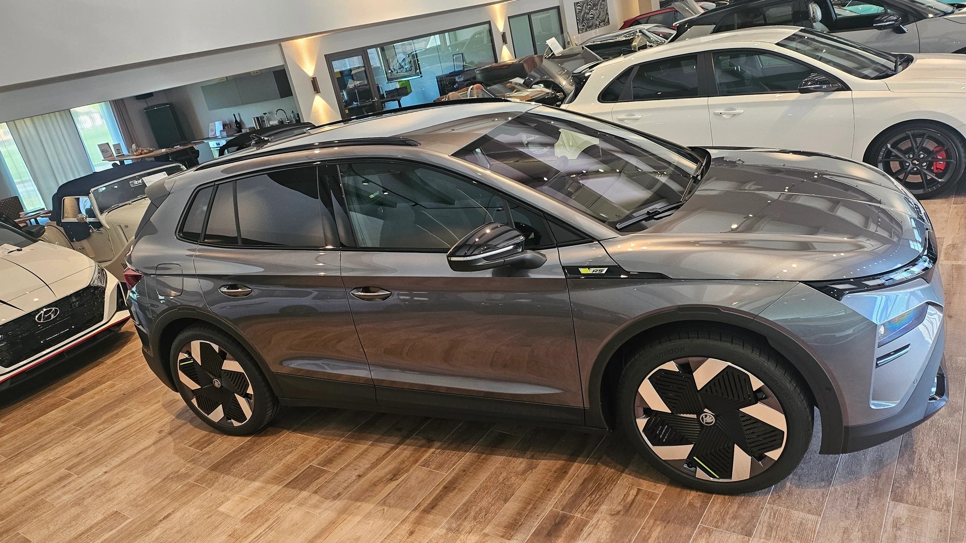 SKODA Elroq RS 4x4-image-25