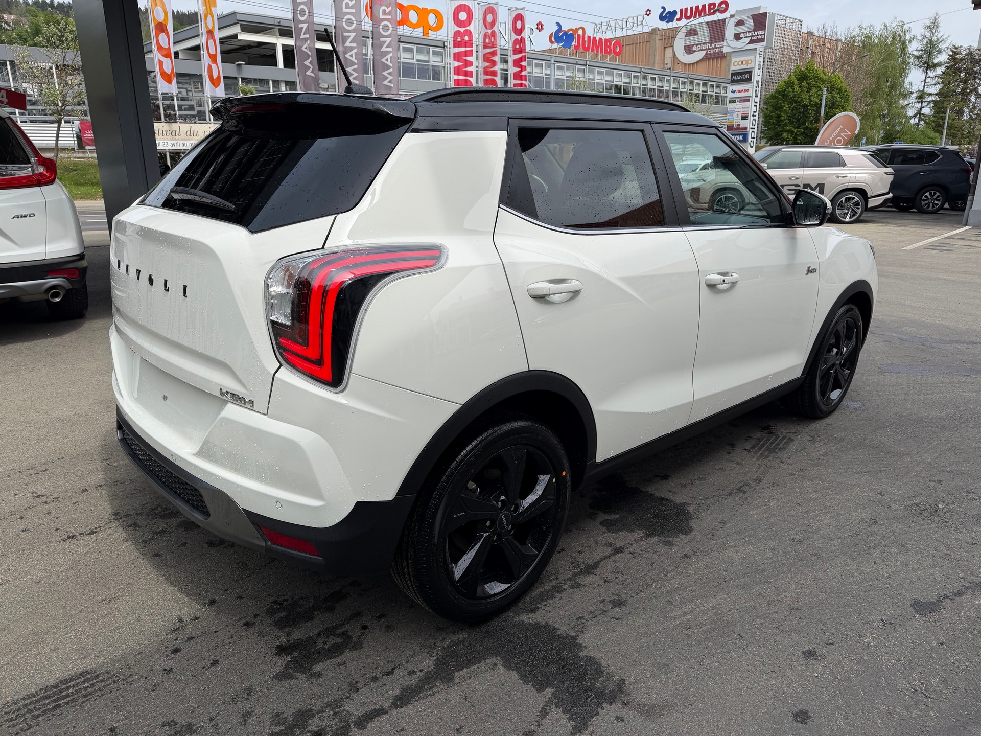 KGM-SsangYong Tivoli 1.5 T GDI Platinum 4WD Automat-image-3