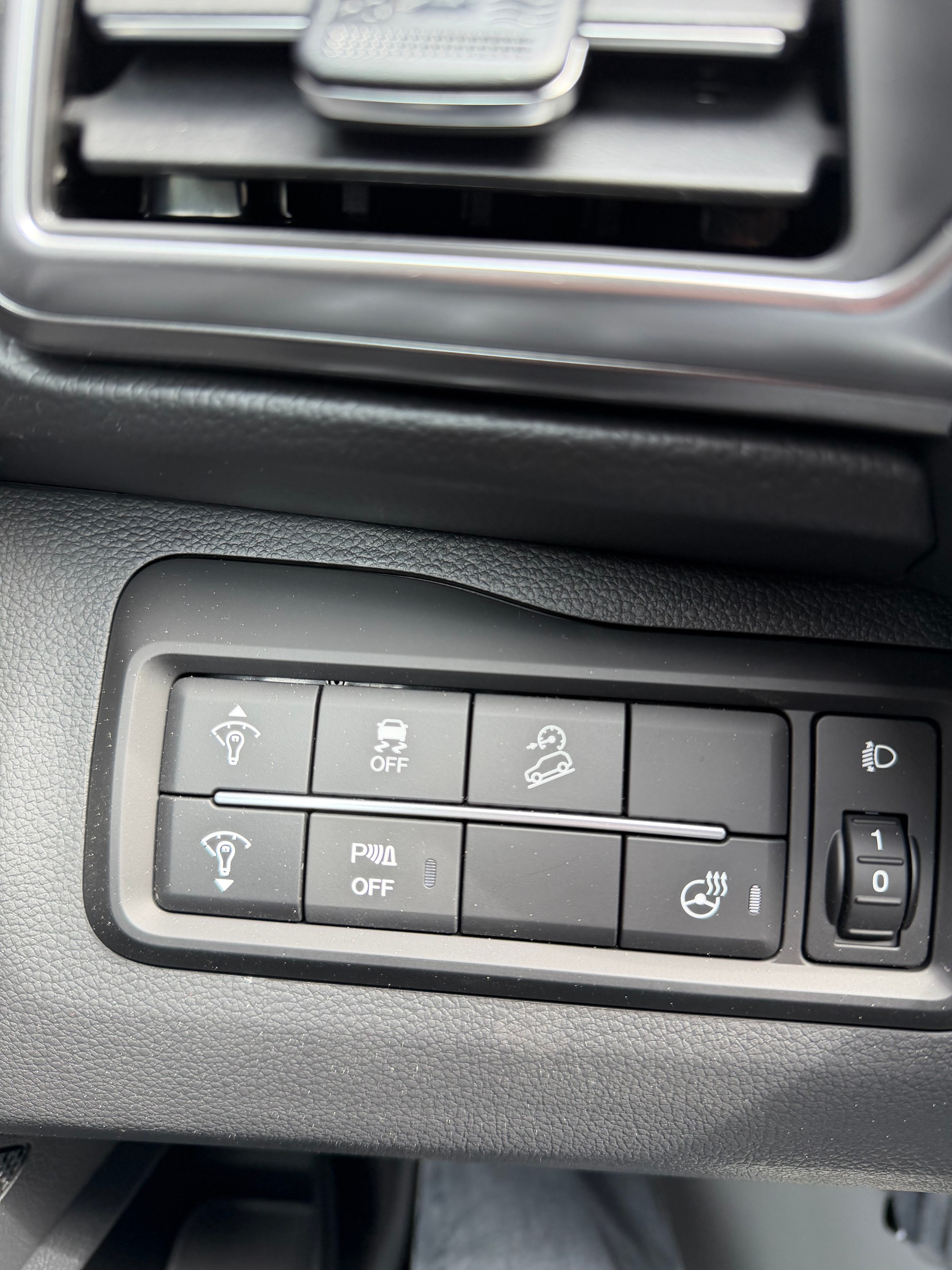 KGM-SsangYong Tivoli 1.5 T GDI Platinum 4WD Automat-image-11