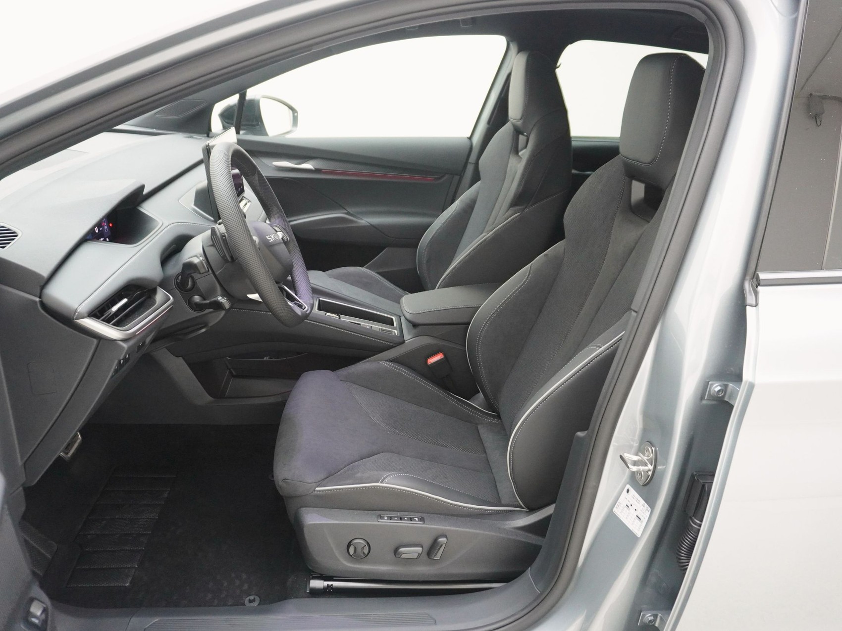 SKODA Enyaq iV 85x SportLine-image-12