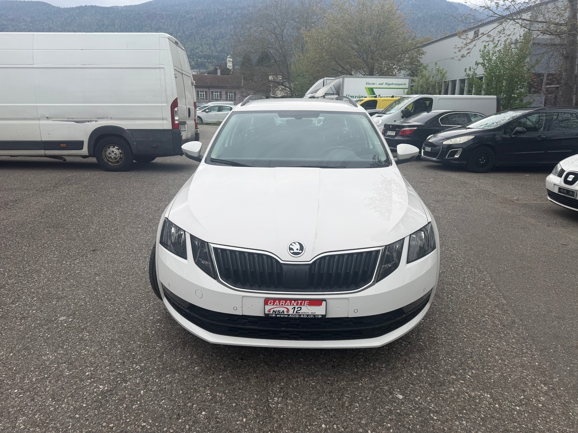 SKODA Octavia Combi 1.6 TDI Ambition DSG * Gr-Navi * Klima-auto * Tempomat * PDC V&H * Sitzheizung * Frisch Ab MFK-image-1