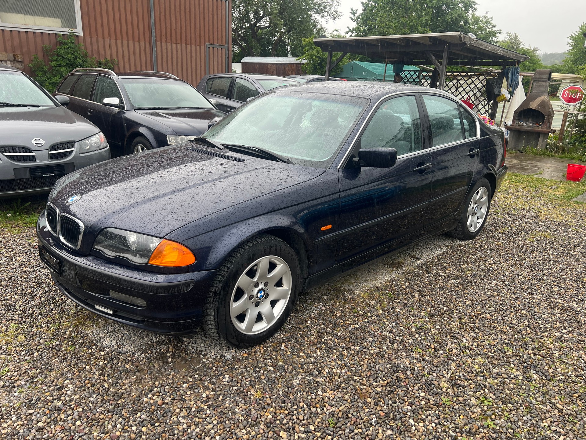 BMW 323i