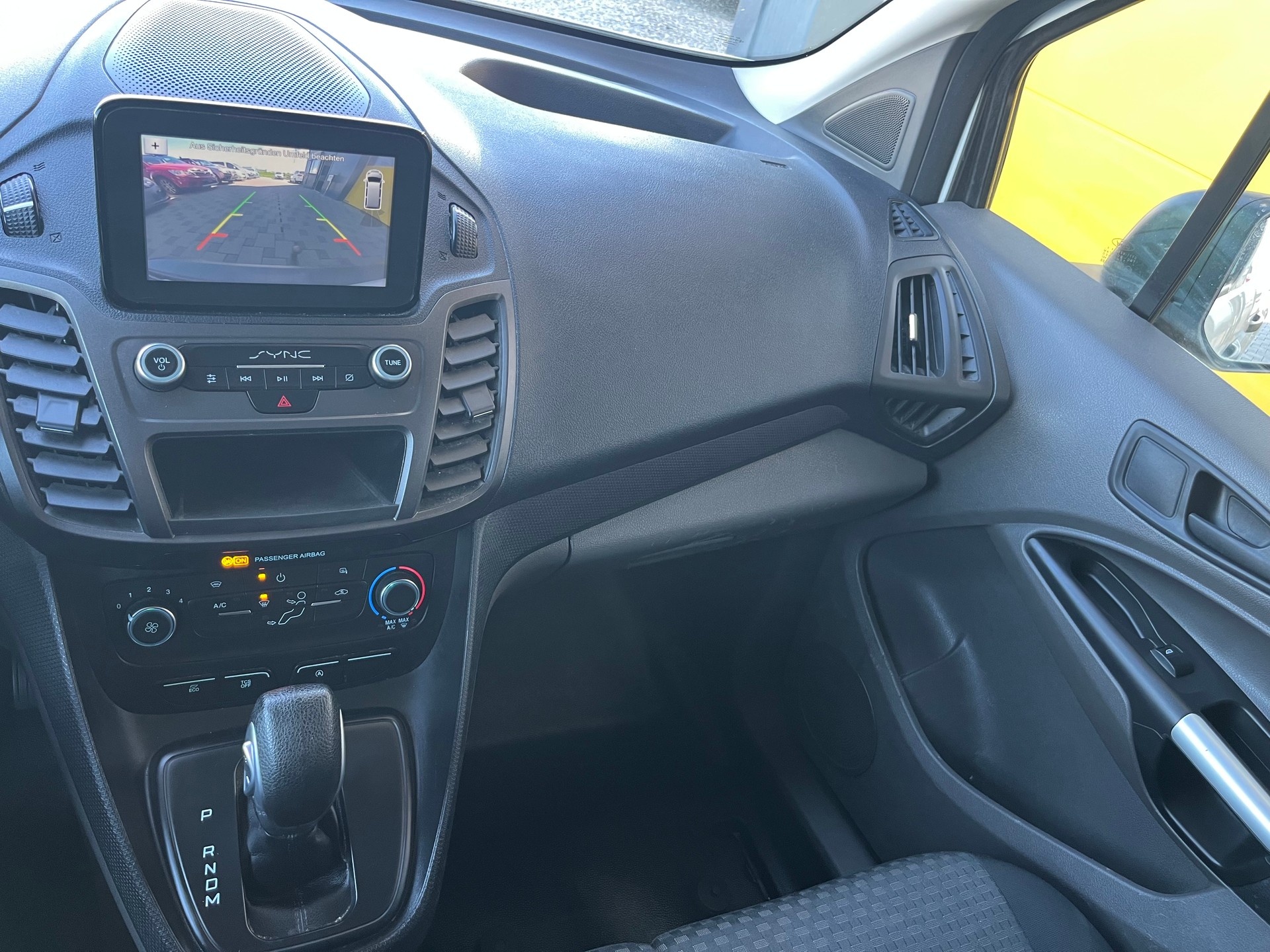 FORD Transit Connect Van T230 1.5 Eco Blue Ambiente A-image-10