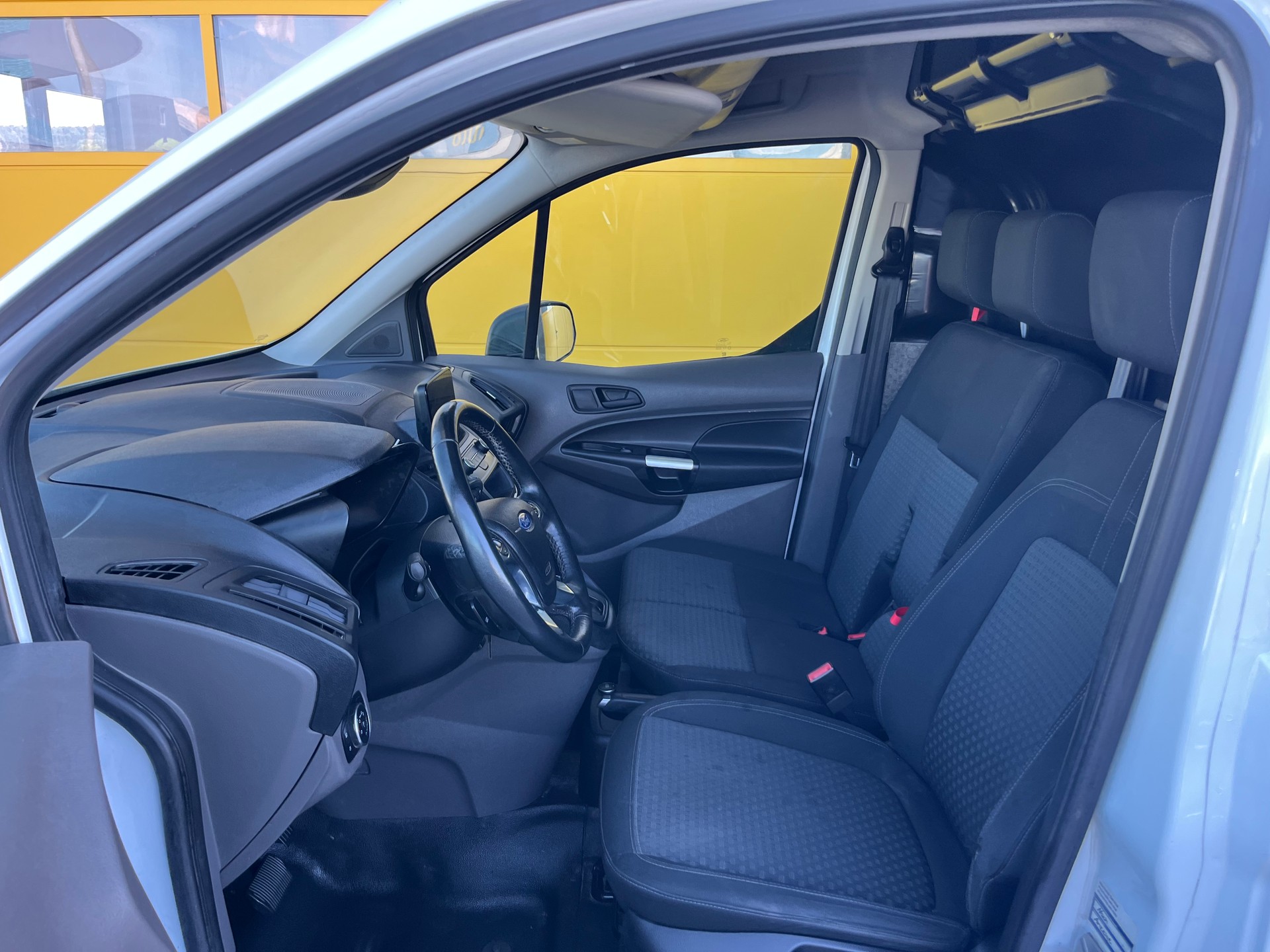 FORD Transit Connect Van T230 1.5 Eco Blue Ambiente A-image-9