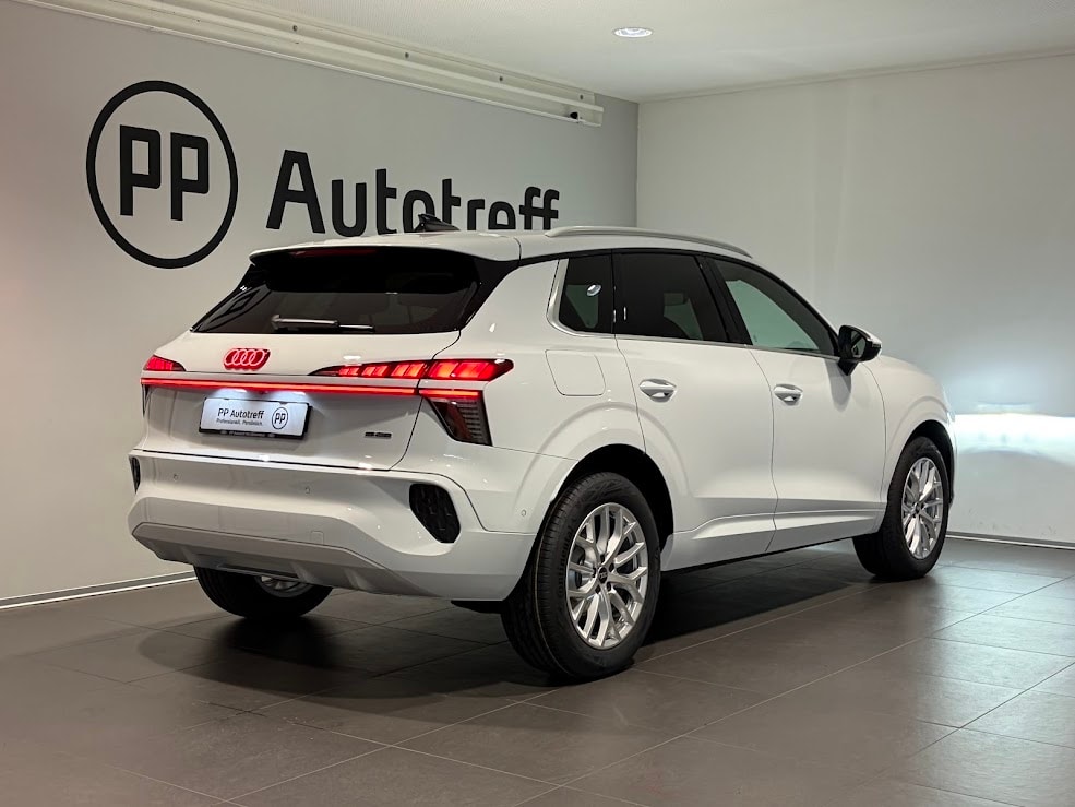 AUDI Q3 SUV TDI quattro 142 kW S tronic-image-14