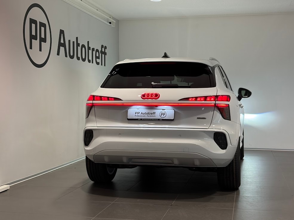 AUDI Q3 SUV TDI quattro 142 kW S tronic-image-13