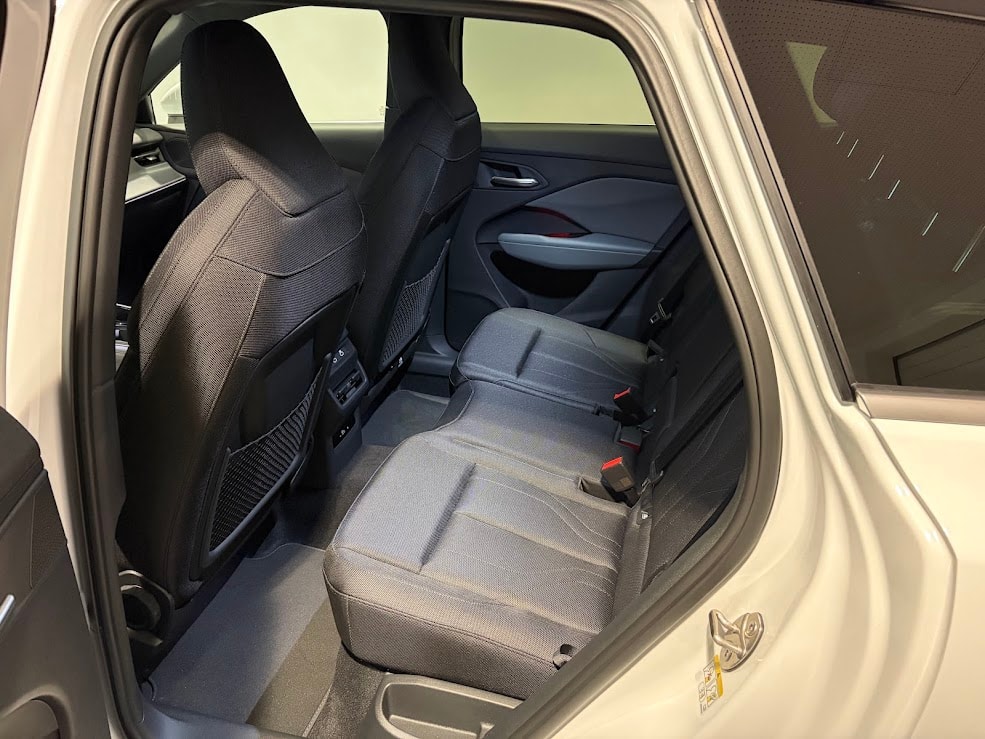 AUDI Q3 SUV TDI quattro 142 kW S tronic-image-4