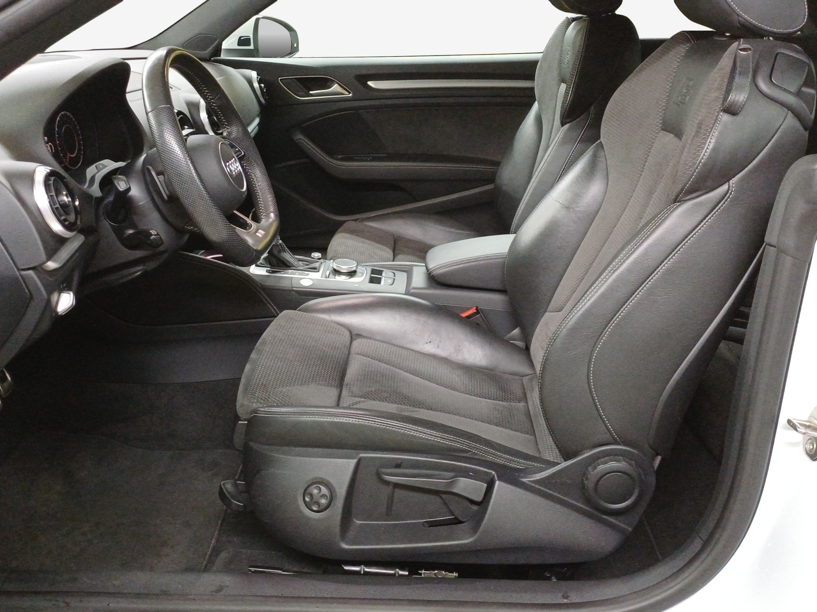 AUDI A3 Cabriolet 35 TFSI Sport Attraction S-tronic-image-7