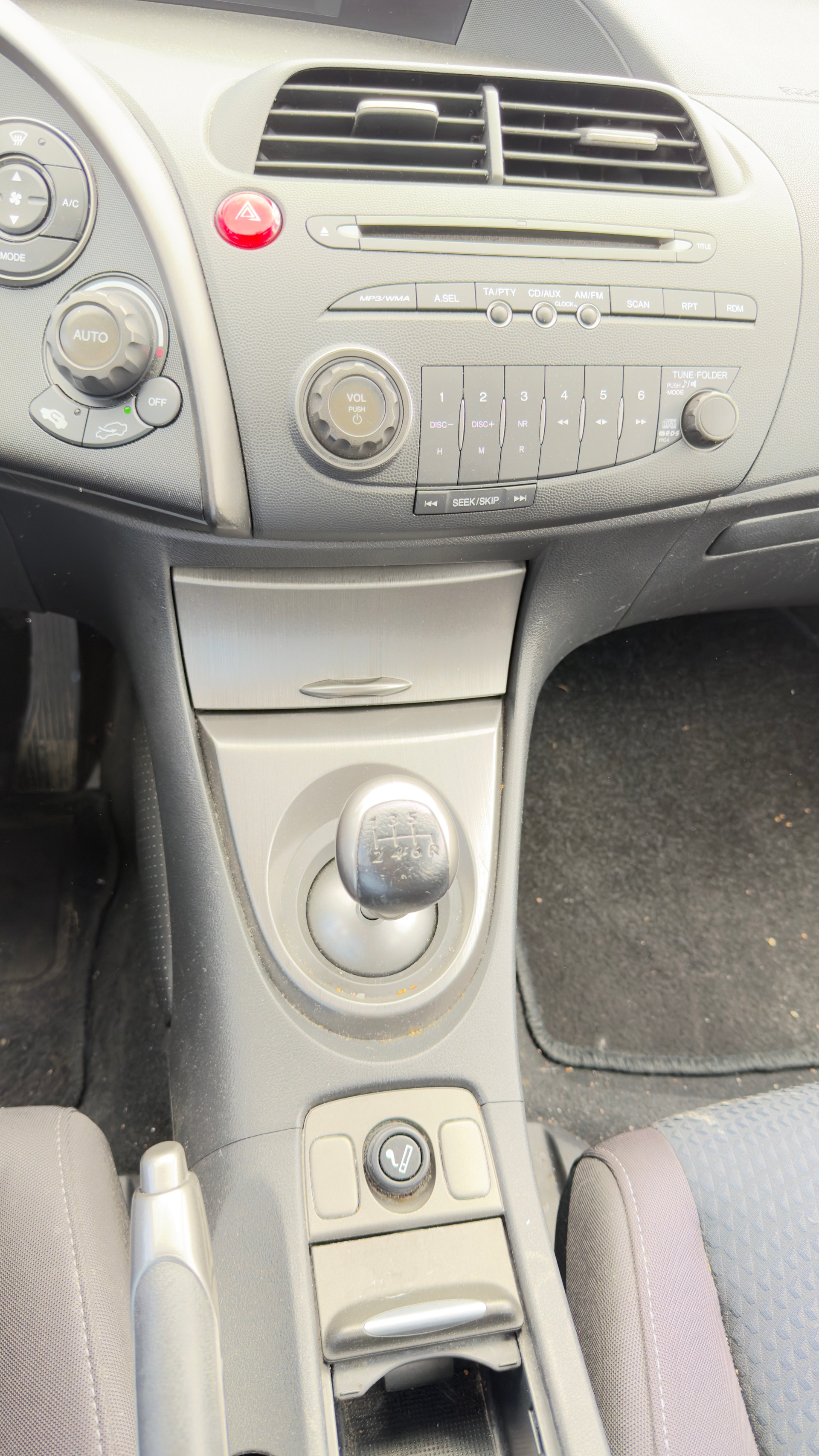 HONDA Civic 1.4i Comfort-image-10