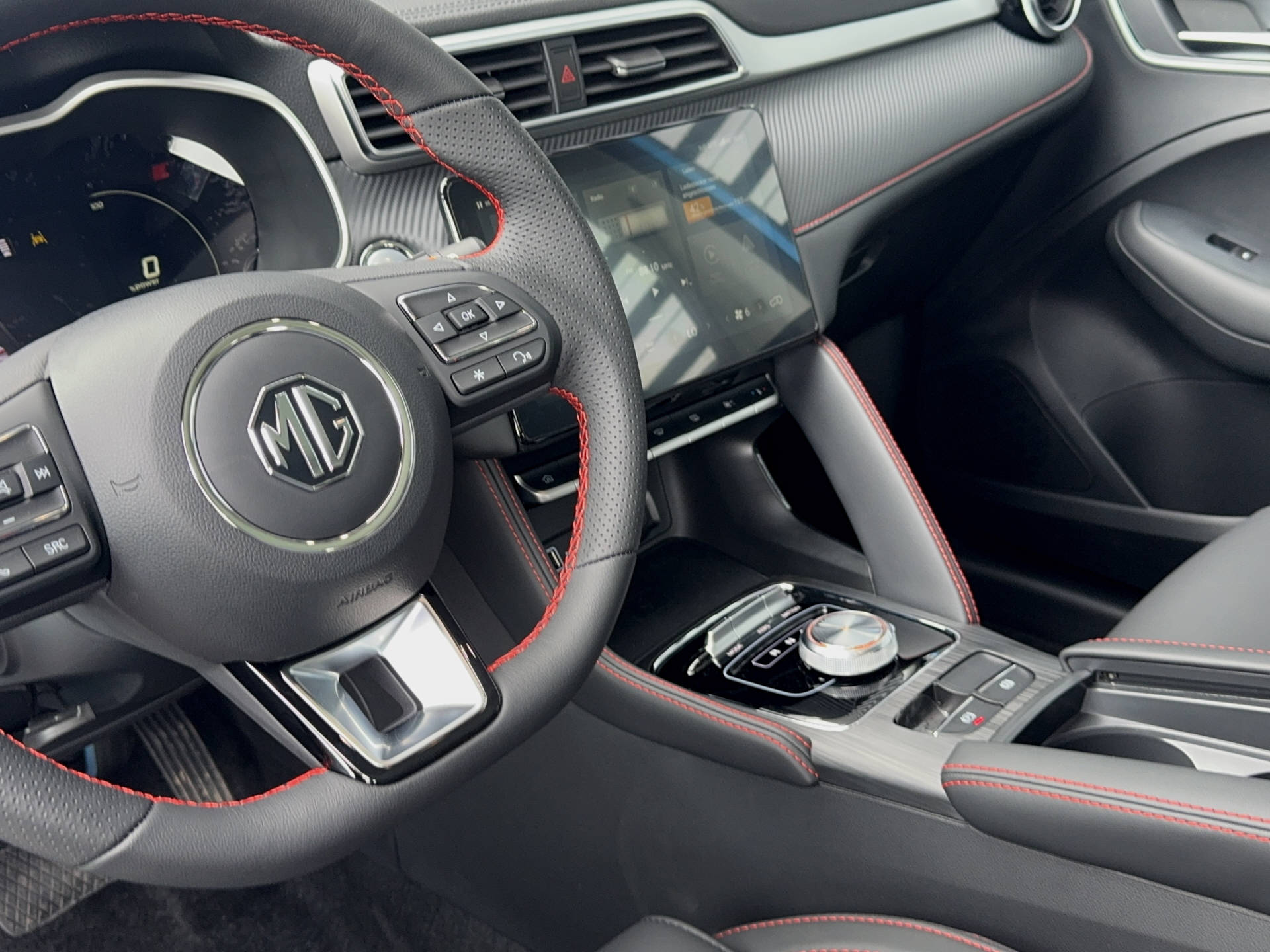 MG ZS EV Luxury 70kWh-image-4