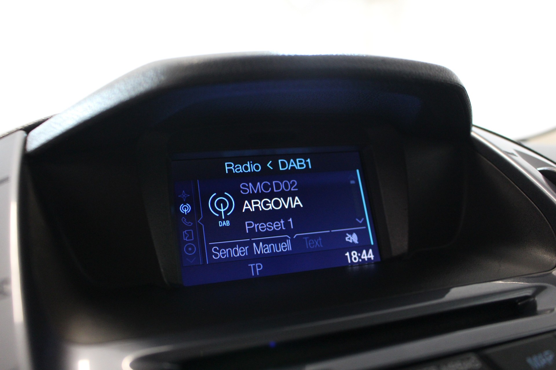 FORD Tourneo Connect 1.0 EcoB 100 Titanium-image-14