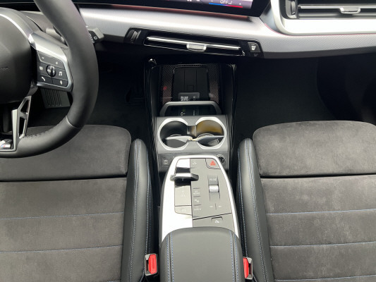 BMW X1 xDrive 23i 48V M Sport-image-12