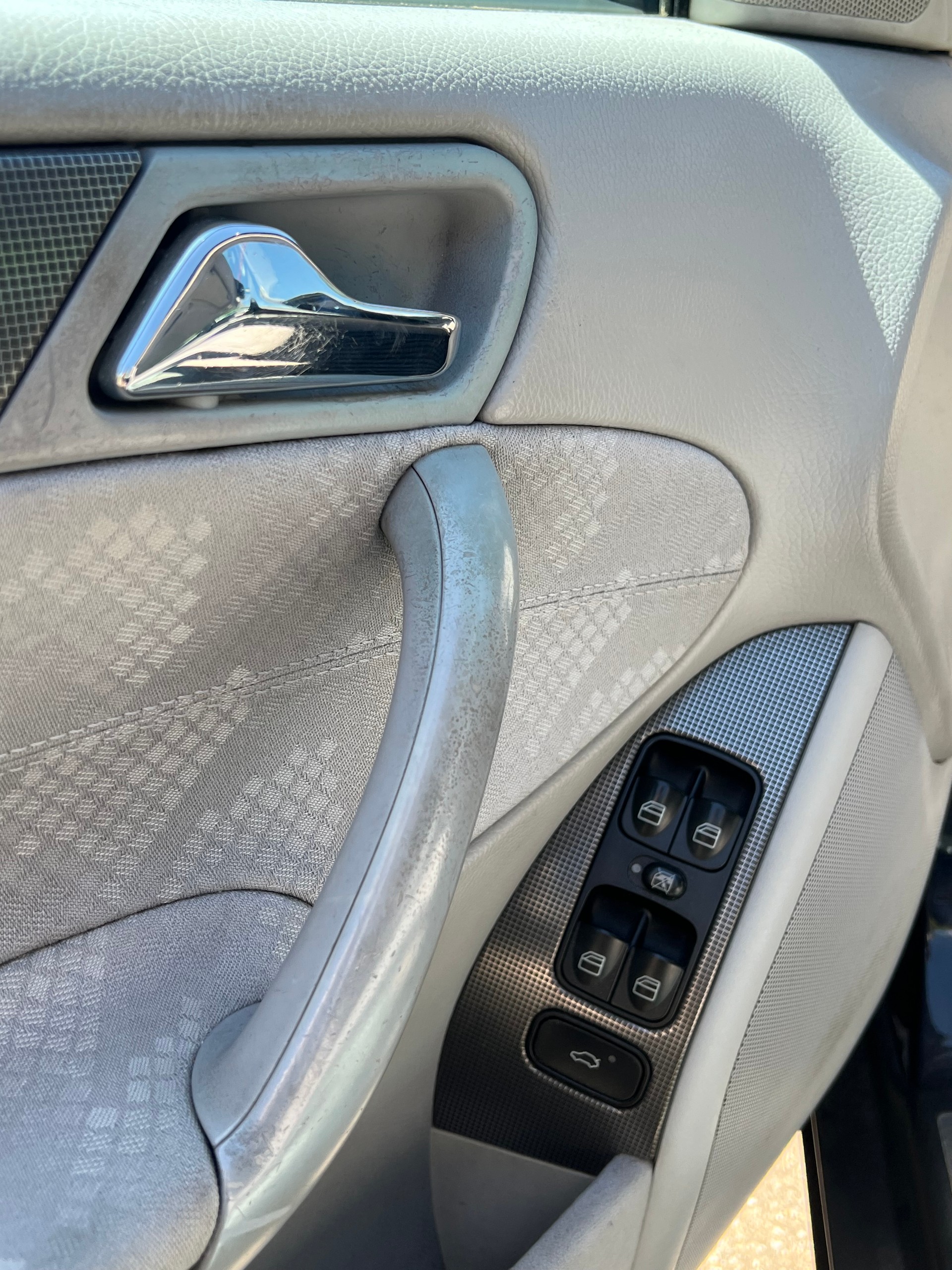 MERCEDES-BENZ C 270 CDI Avantgarde-image-8