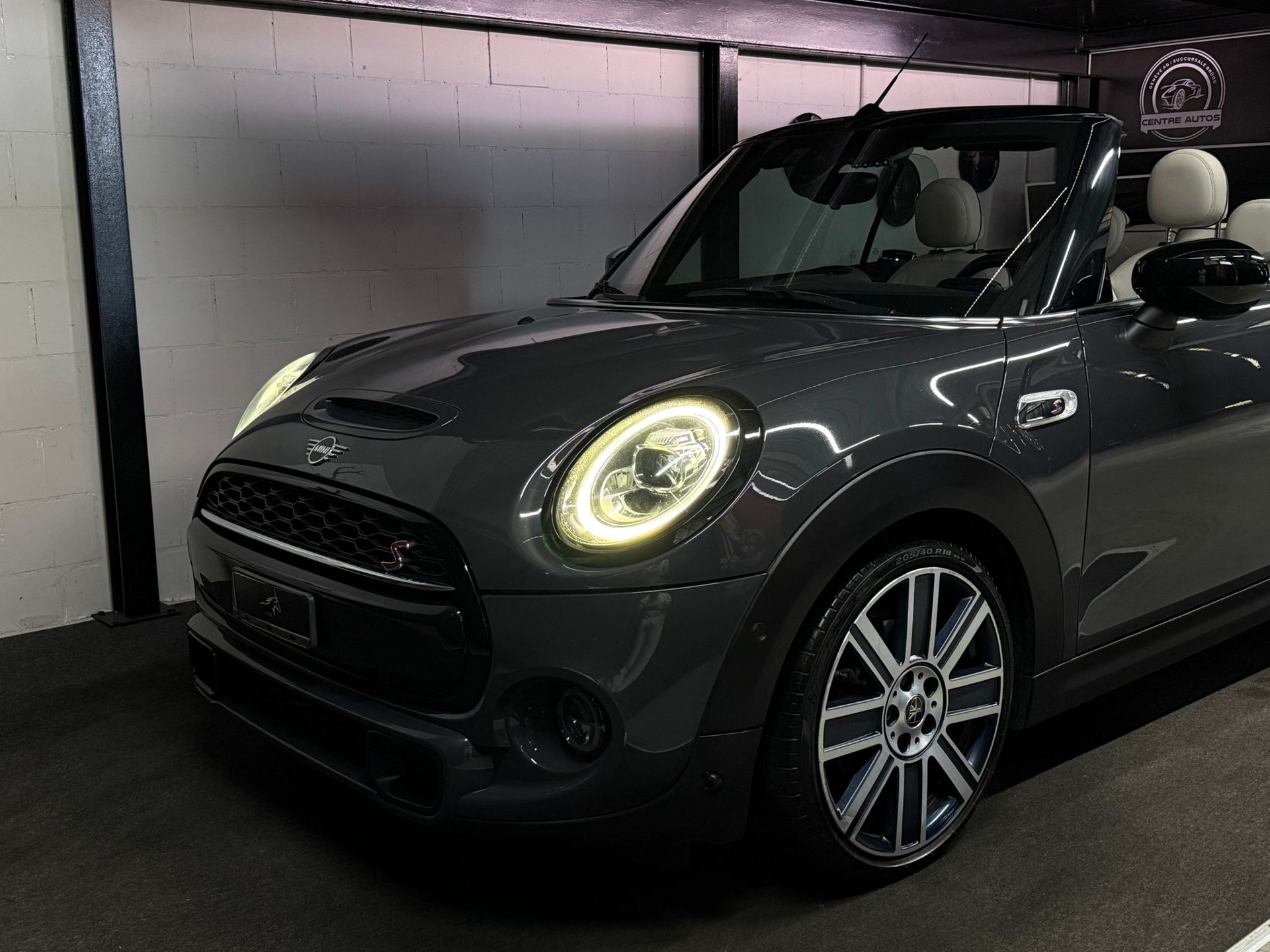 MINI Cooper S Cabriolet DKG-showroom-element-2