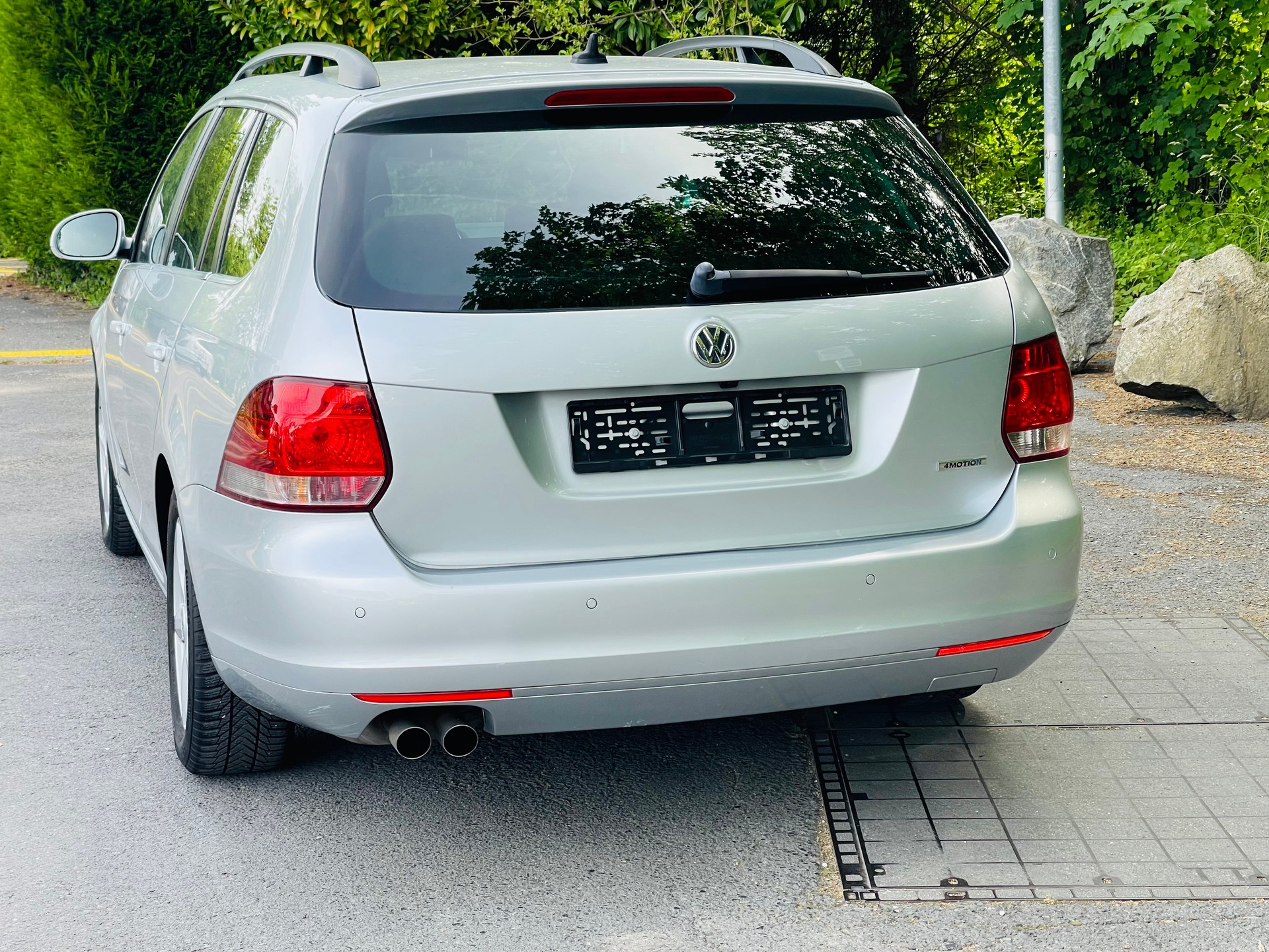 VW Golf Variant 1.6 TDI Trendline 4Motion-image-5