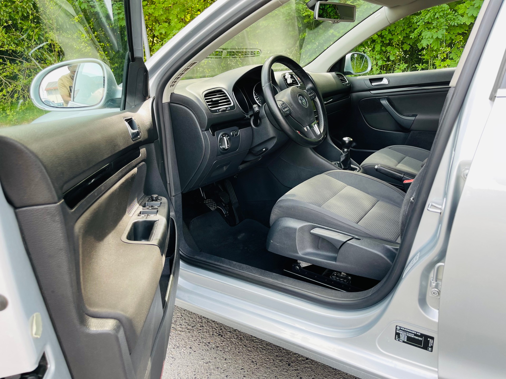 VW Golf Variant 1.6 TDI Trendline 4Motion-image-8