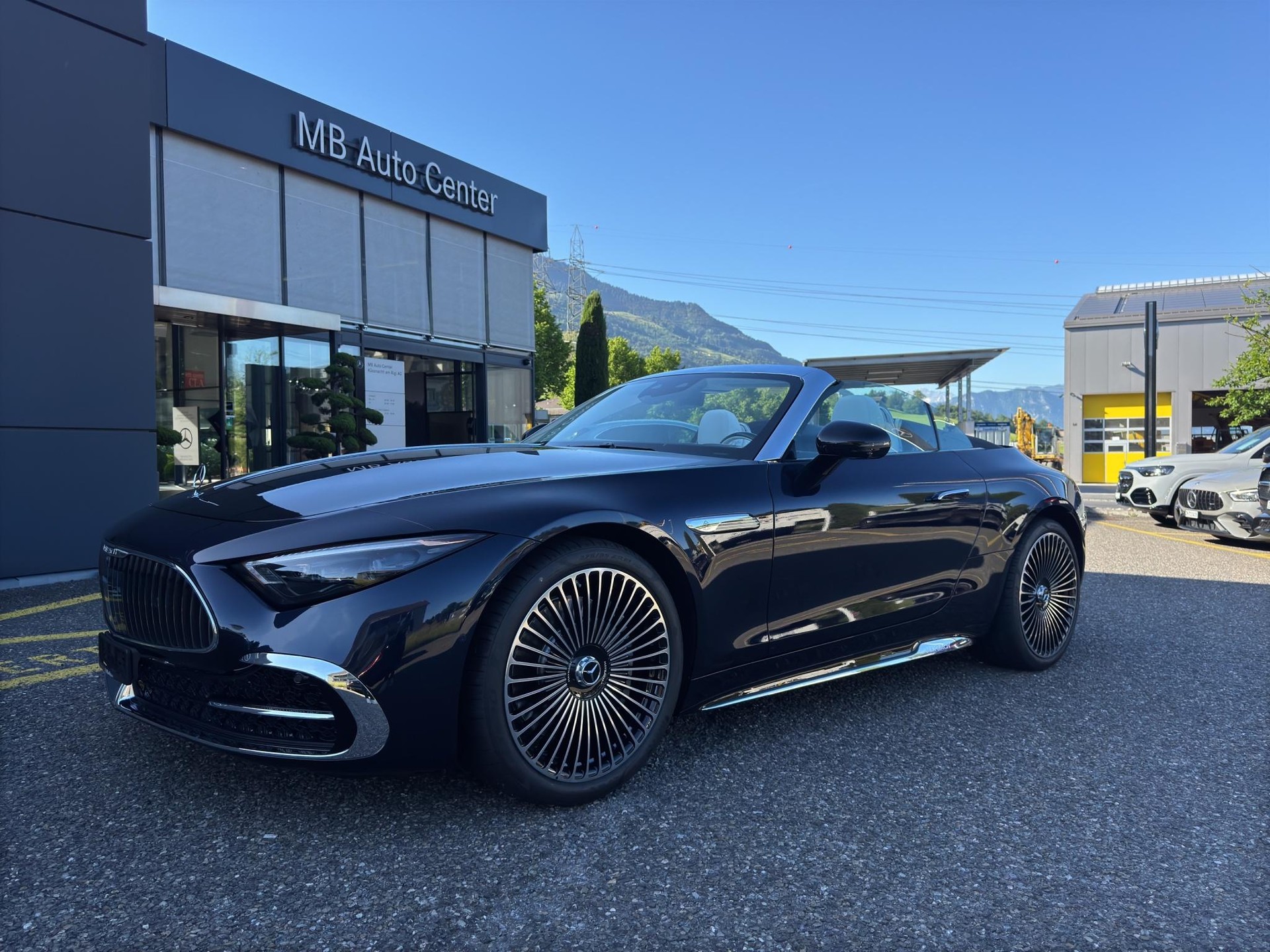 MERCEDES-BENZ SL 680 Monogram Series Maybach-image-25