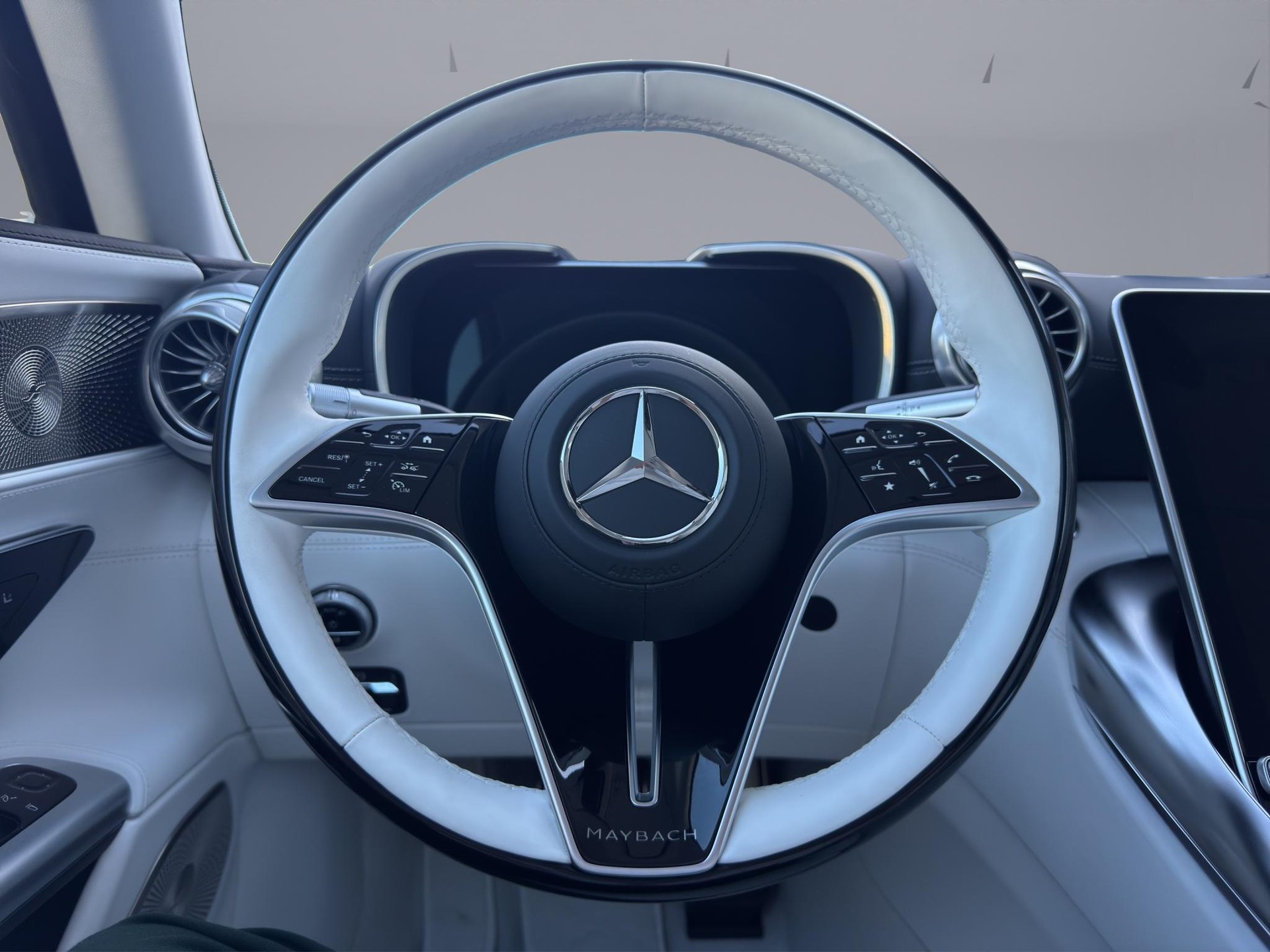 MERCEDES-BENZ SL 680 Monogram Series Maybach-image-9