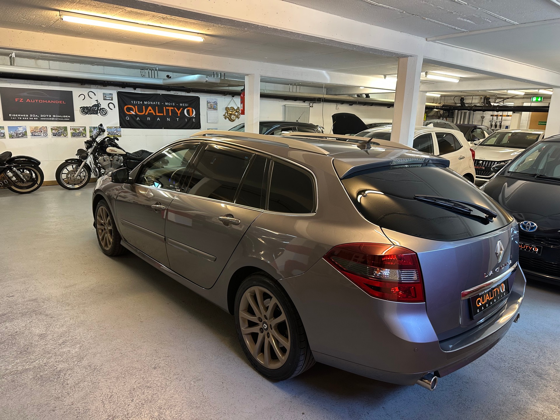 RENAULT Laguna Grandtour 2.0 dCi Dynamique Automatic-image-4