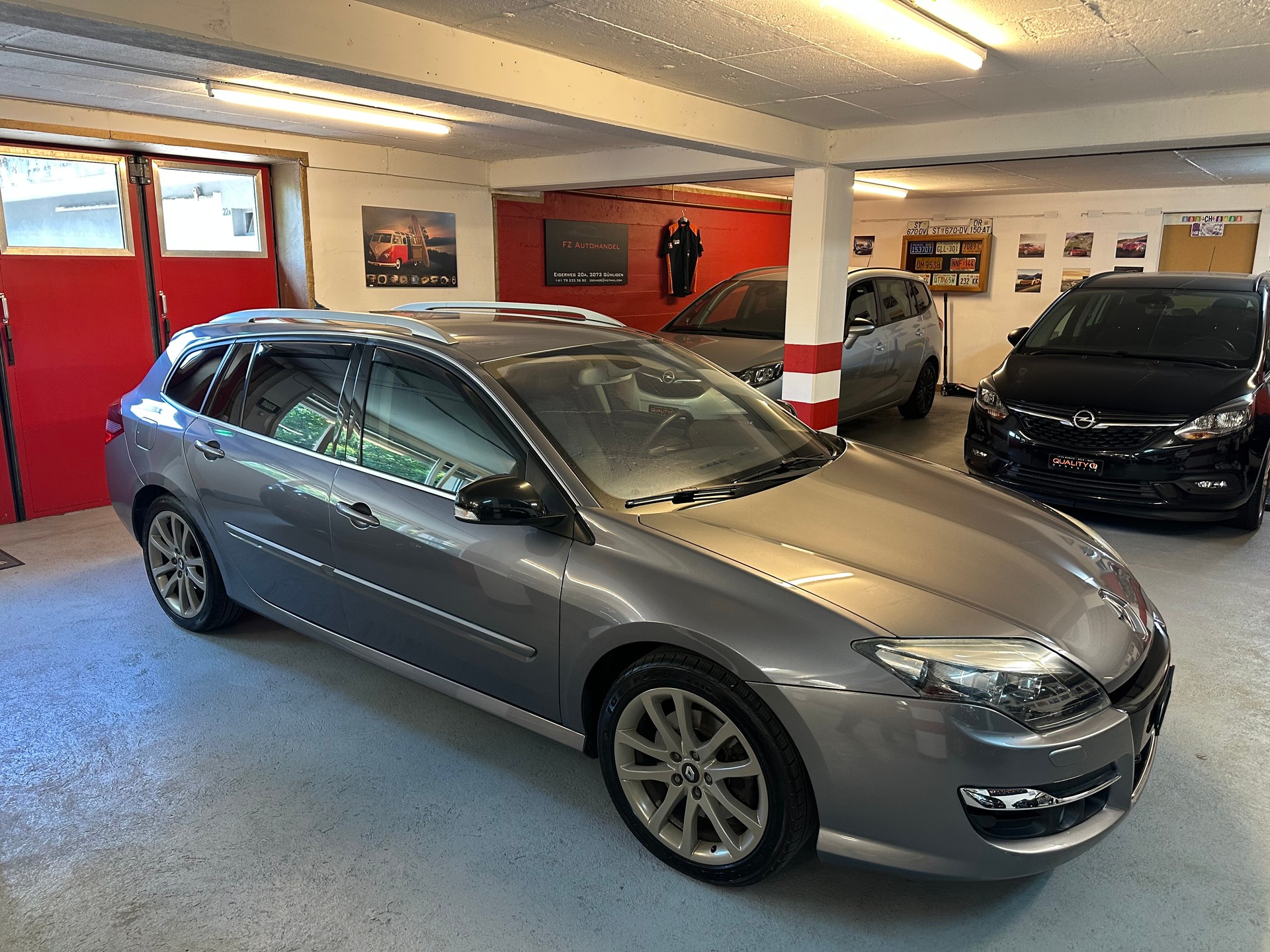 RENAULT Laguna Grandtour 2.0 dCi Dynamique Automatic-image-1