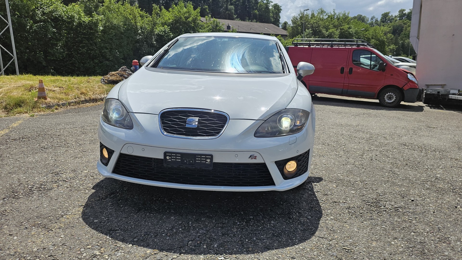 SEAT Leon 2.0 TSI FR DSG-image-0