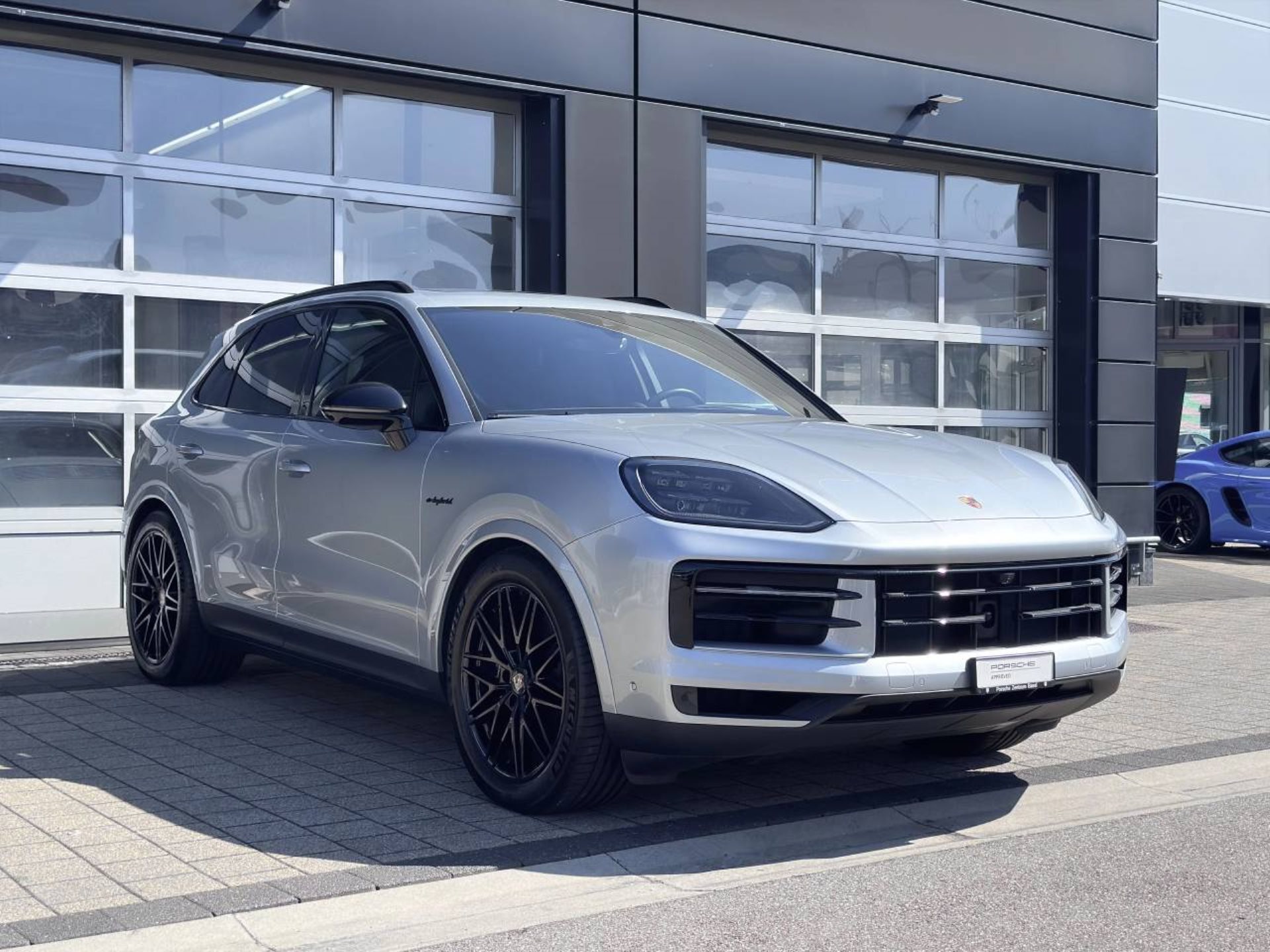 PORSCHE Cayenne E-Hybrid-image-10