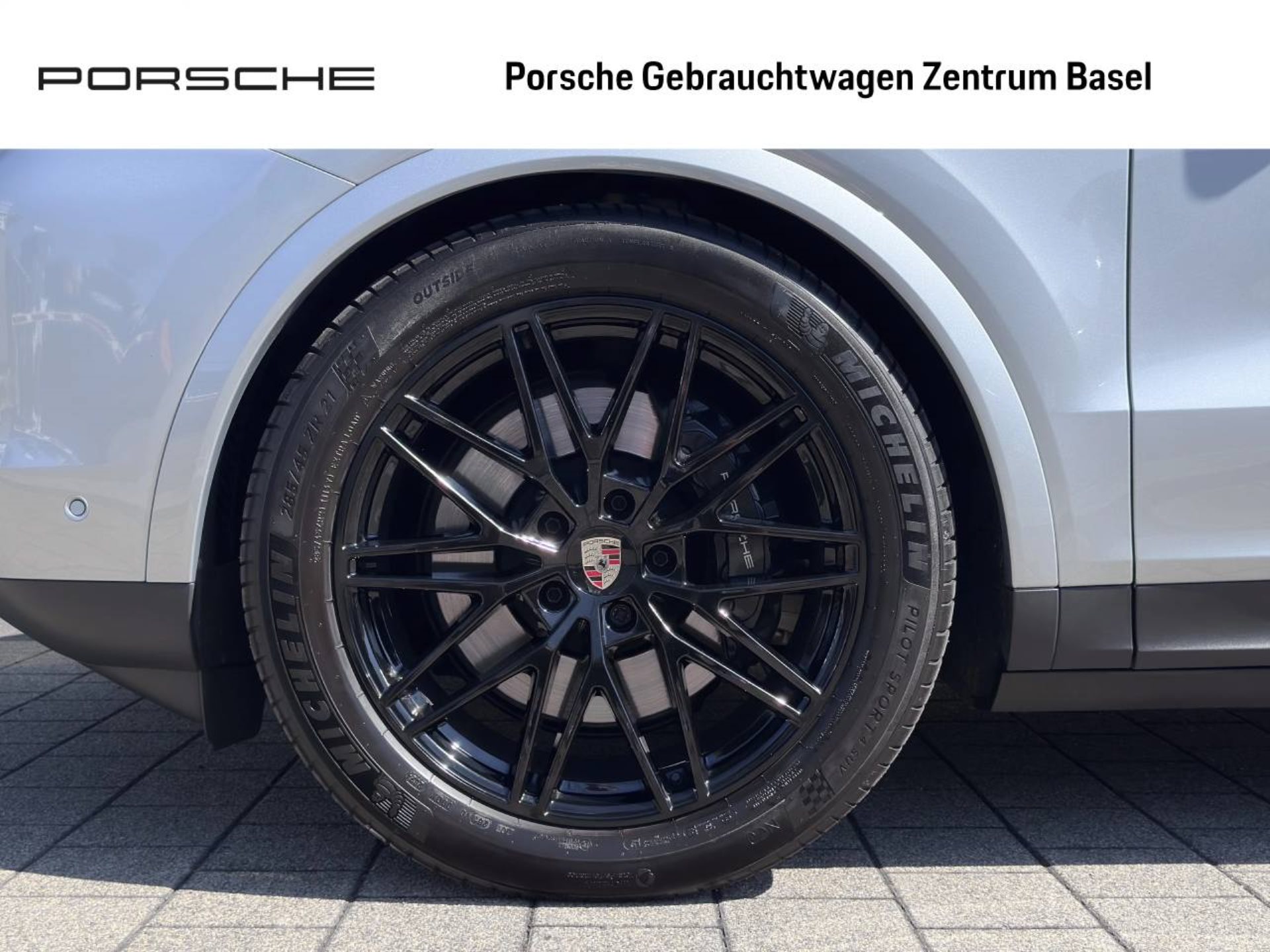 PORSCHE Cayenne E-Hybrid-image-5