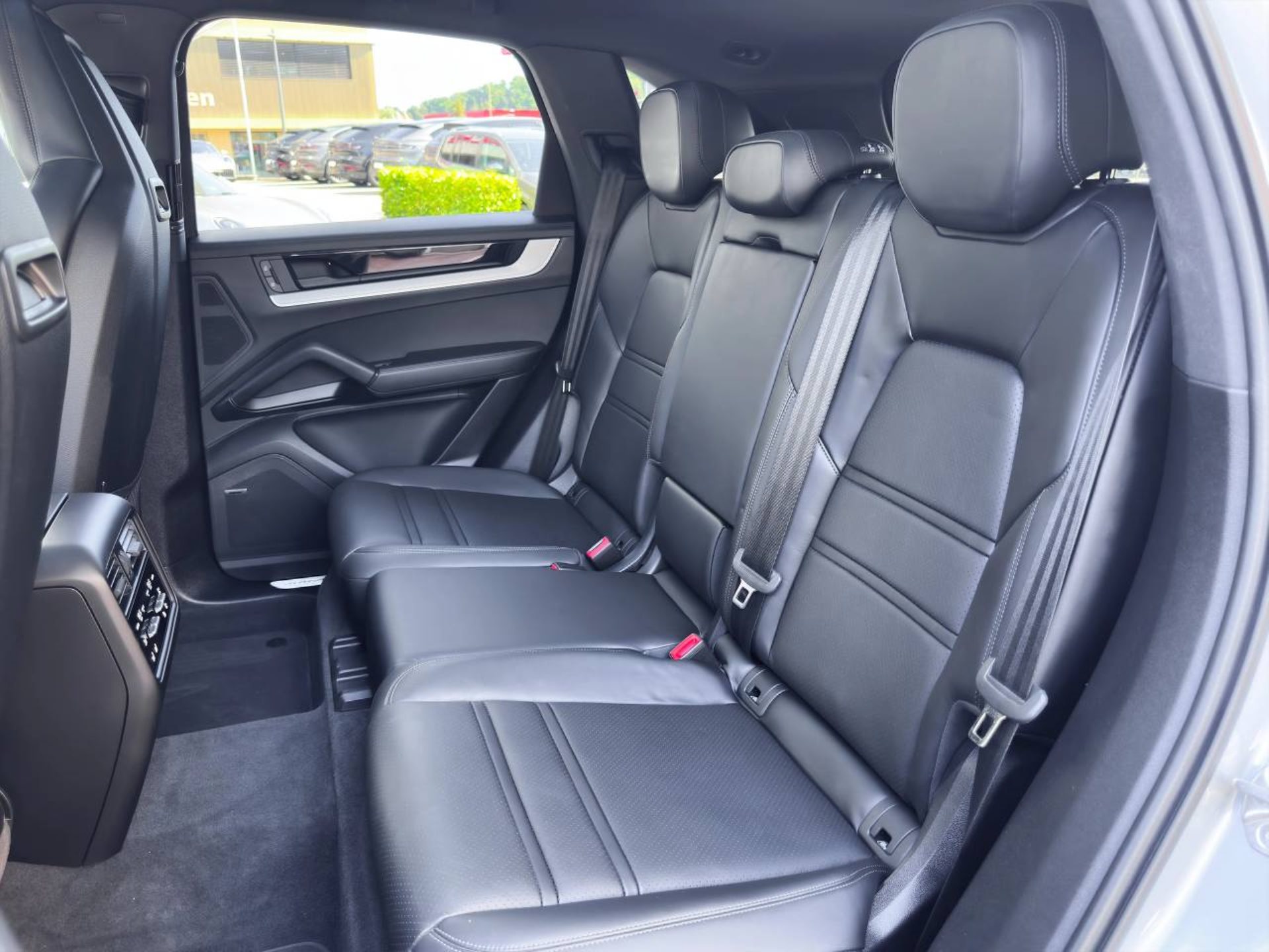 PORSCHE Cayenne E-Hybrid-image-23