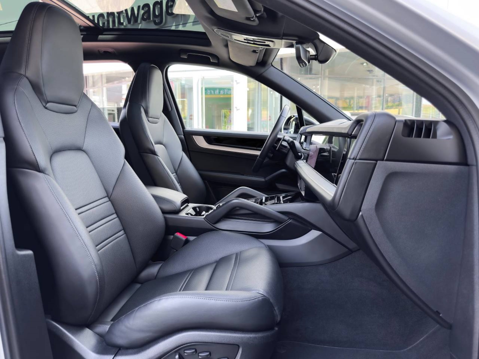 PORSCHE Cayenne E-Hybrid-image-18