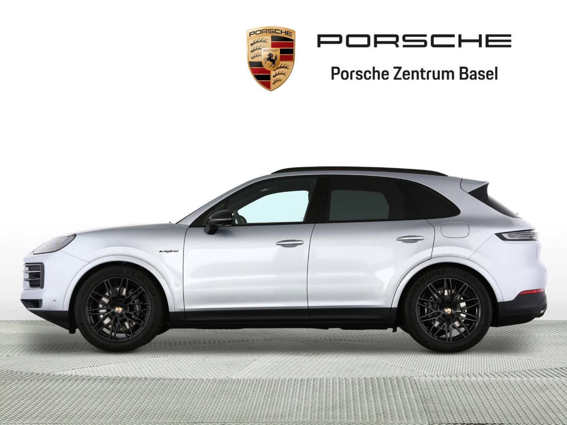 PORSCHE Cayenne E-Hybrid-showroom-element-1