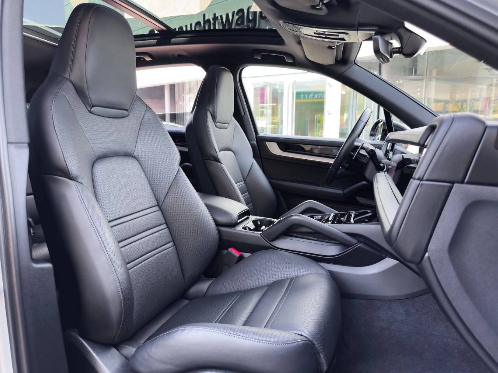 PORSCHE Cayenne E-Hybrid-image-17