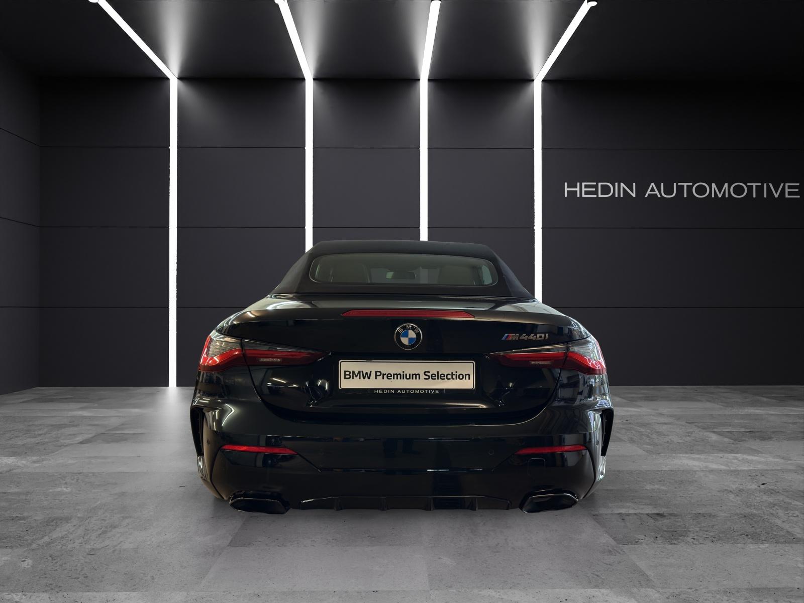 BMW M440i xDrive Cabrio-image-3