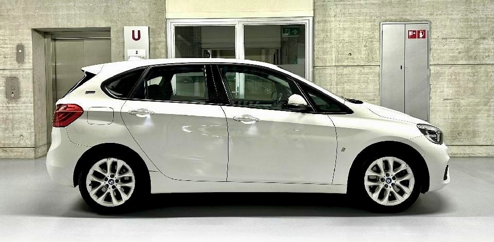 BMW 225xe-image-3