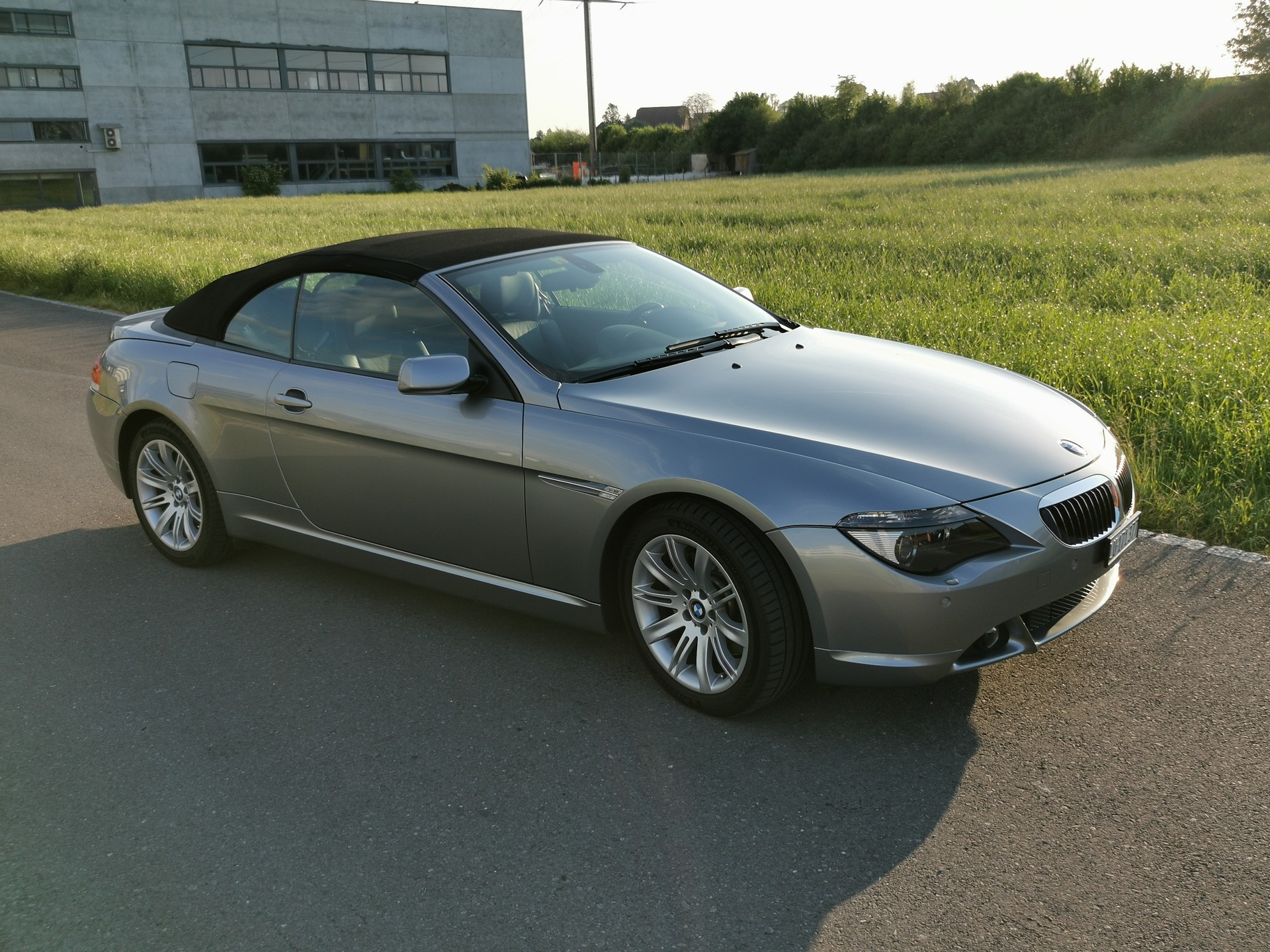 BMW 650i V8-image-0