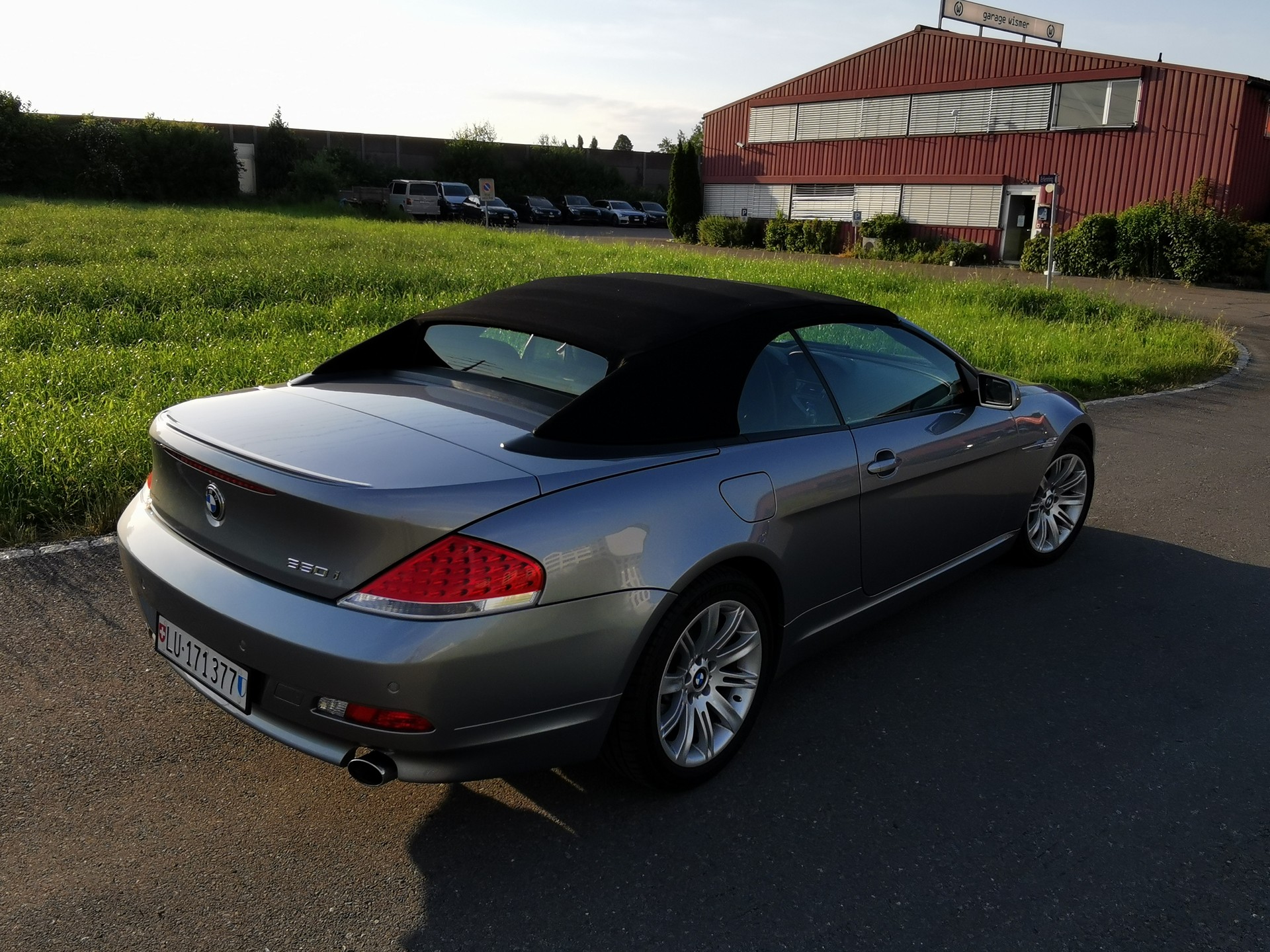 BMW 650i V8-image-1
