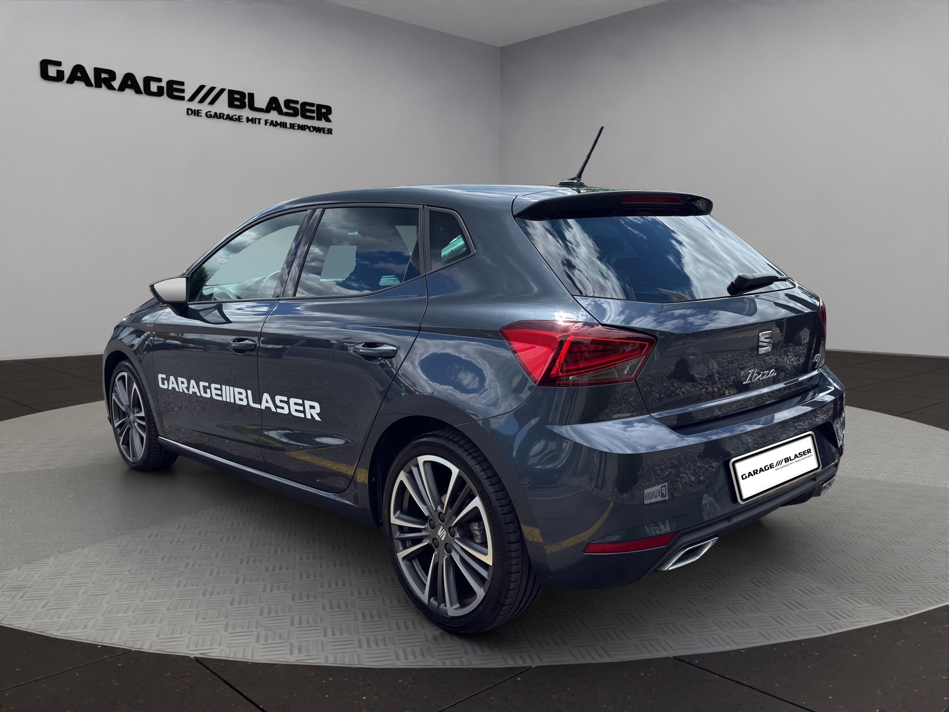 SEAT Ibiza 1.0 EcoTSI Anniversary DSG-image-2