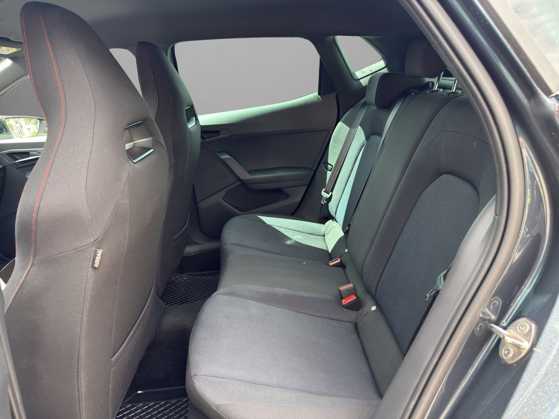 SEAT Ibiza 1.0 EcoTSI Anniversary DSG-image-5