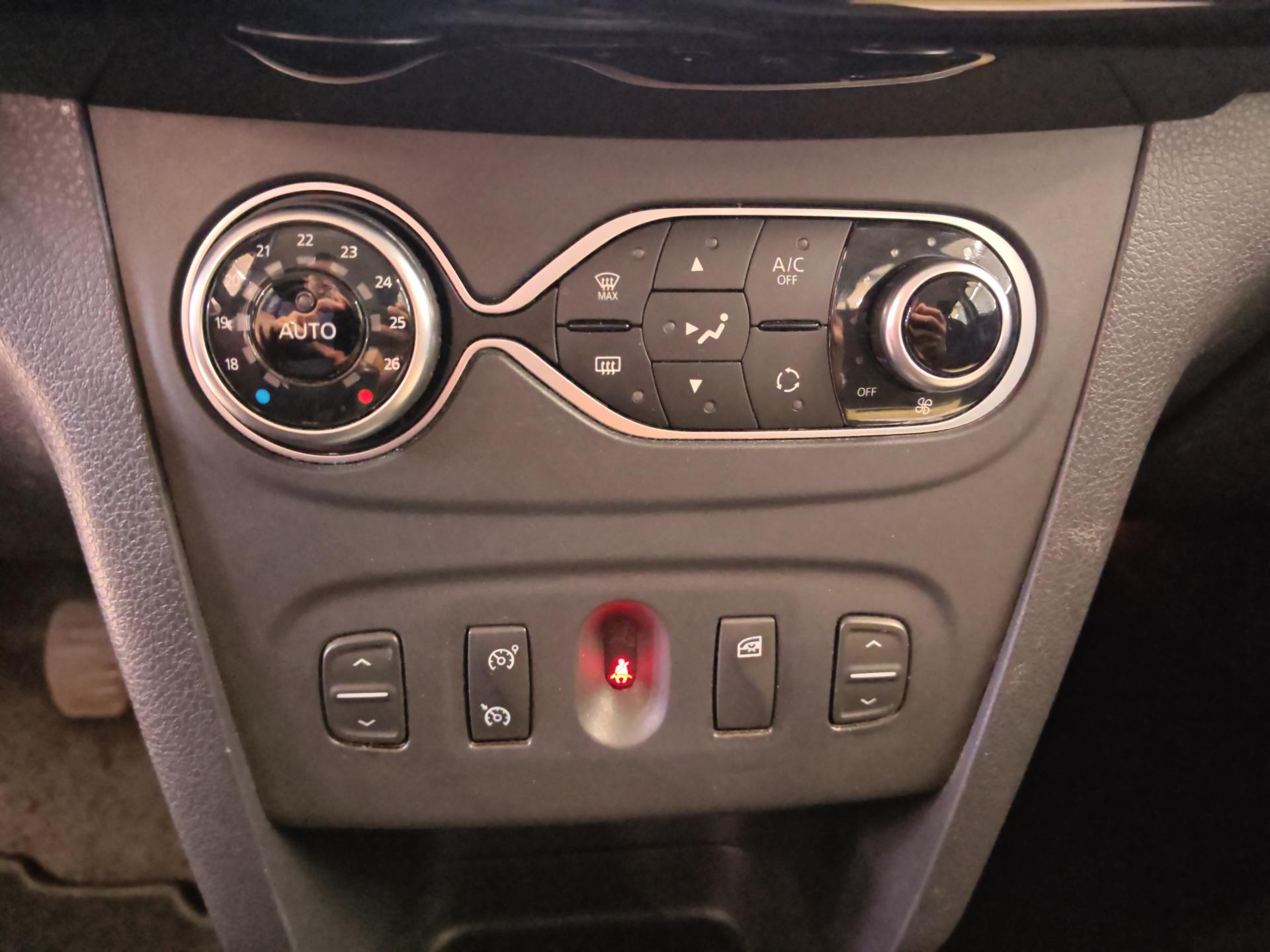 DACIA Sandero TCe 90 Celebration-image-19