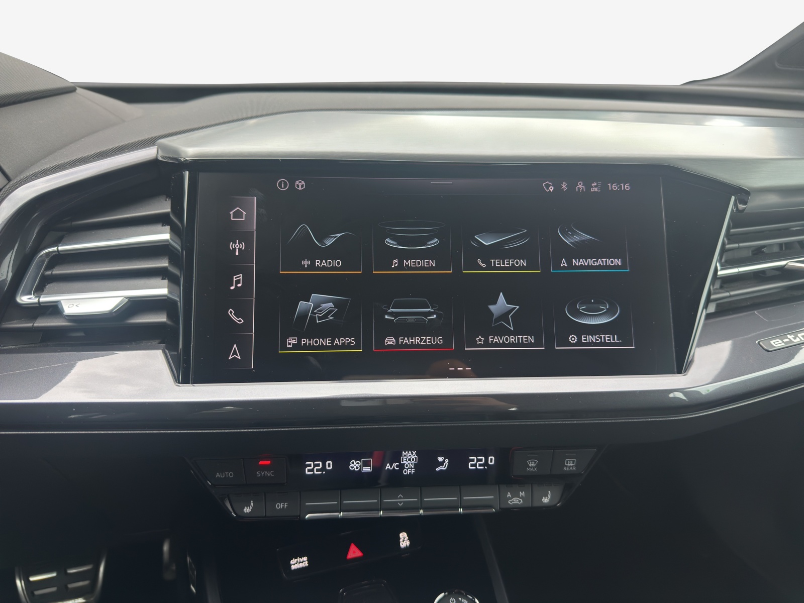 AUDI Q4 Sportback e-tron 50 quattro-image-10