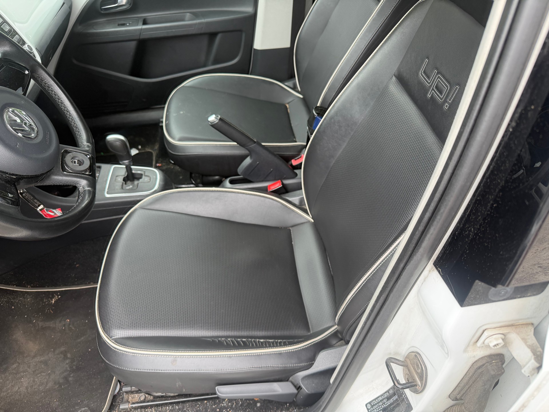 VW Up 1.0 white up Art on Ice ASG-image-6